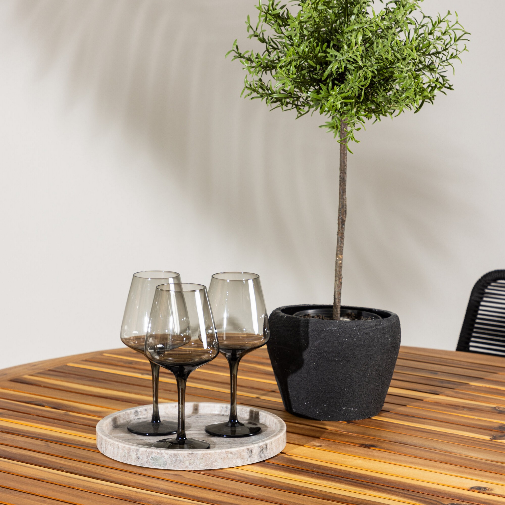 Hagegruppe Venture Home Lumpur med 4 Lindos Lenestoler