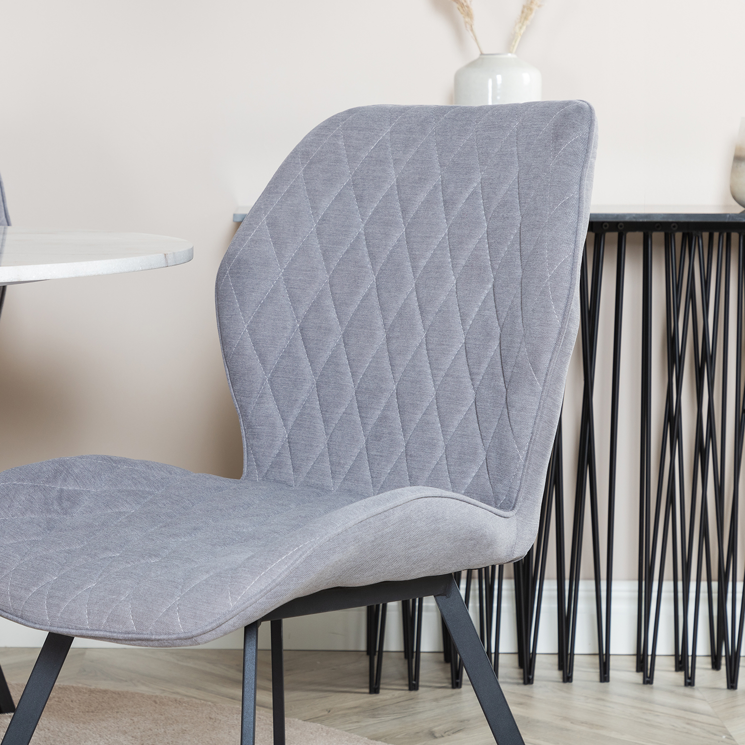 Spisegruppe Venture Home Estelle med 4 Geneva Stoler Polyester