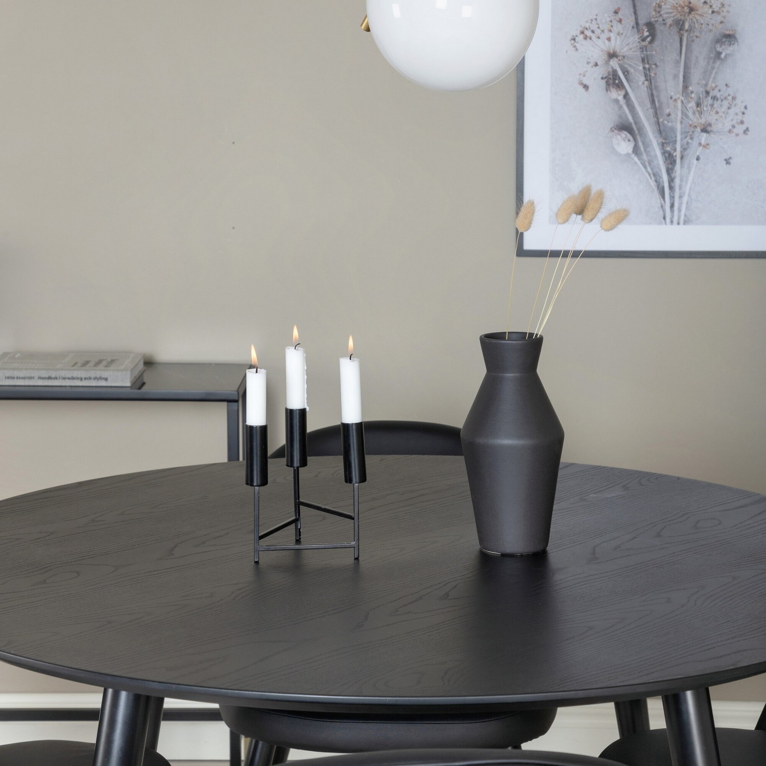 Spisegruppe Venture Home Disa Rund med 4 Valentina Stoler Lær