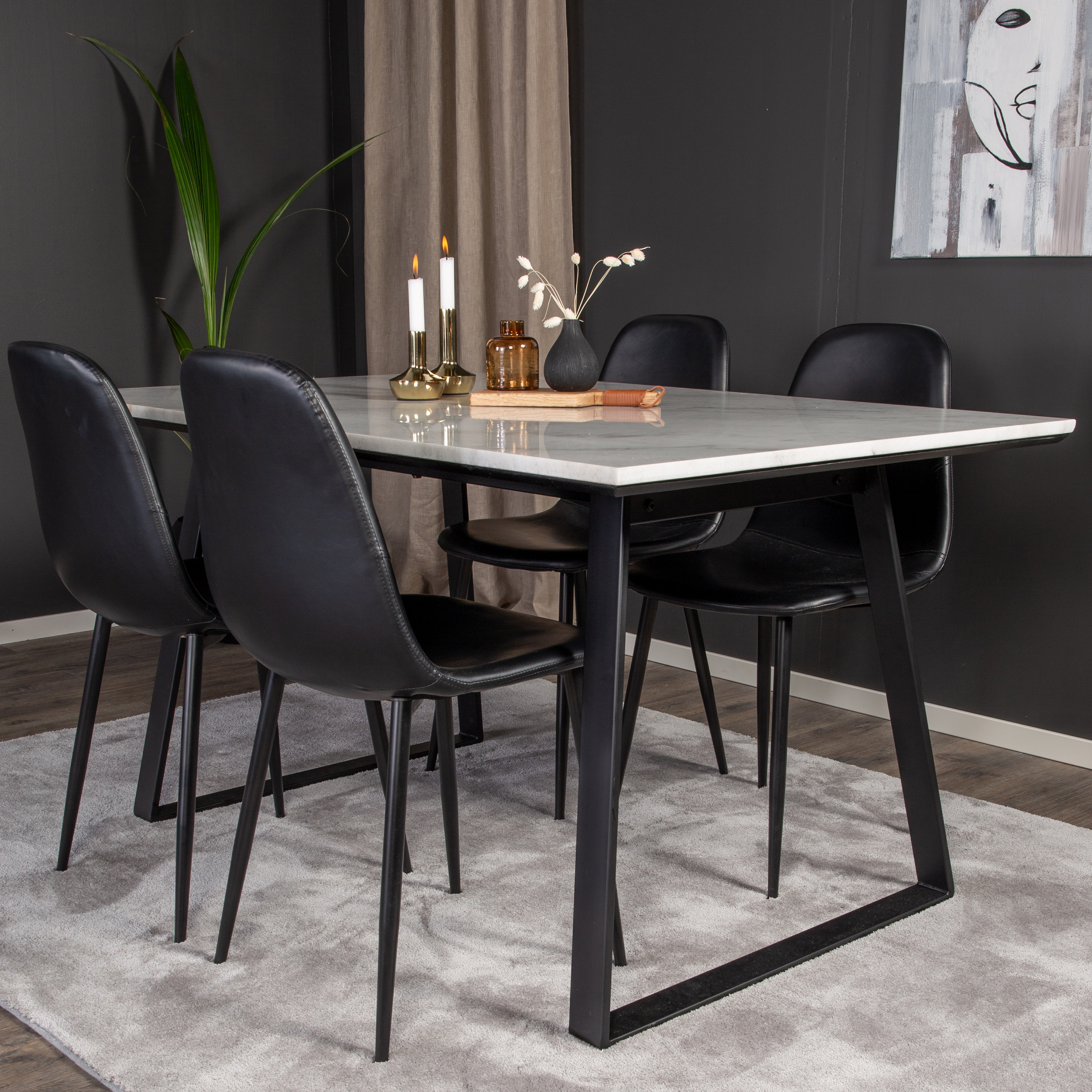 Spisegruppe Venture Home Estelle 140 med 4 Pobbie Stoler Lær