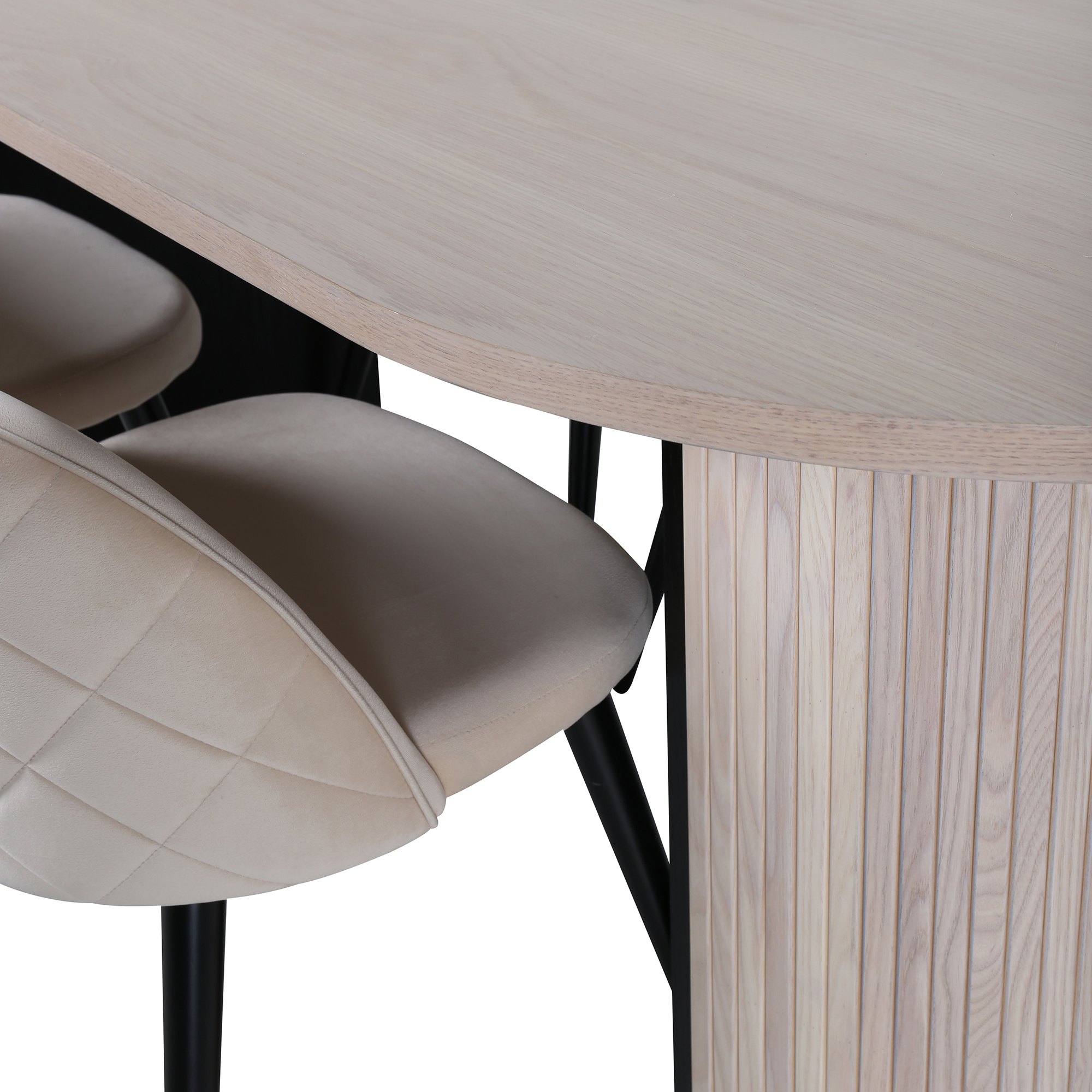 Bianca Oval Dining Table - White Wash / Black Veneer+Velvet BeinHvit