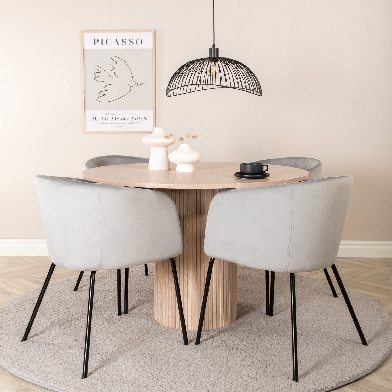 Spisegruppe Venture Home med Bianca Spisebord og 4 Bergen Spisestoler