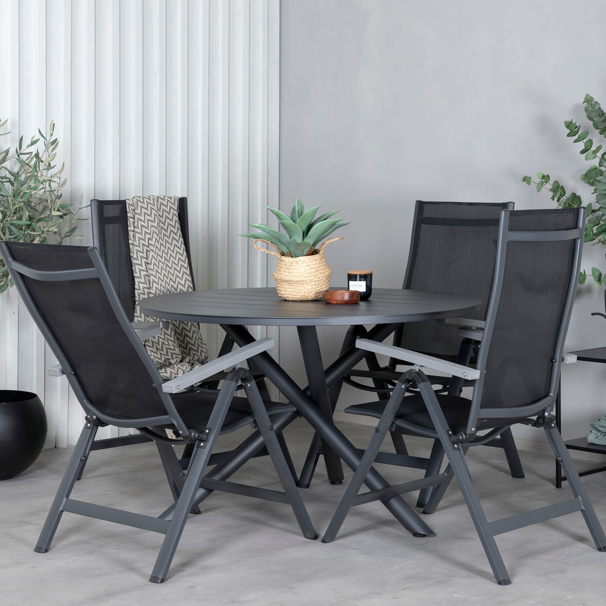 Alma Dining Table - Black Alu - ø120cm+Albany Light 5-pos - Sort