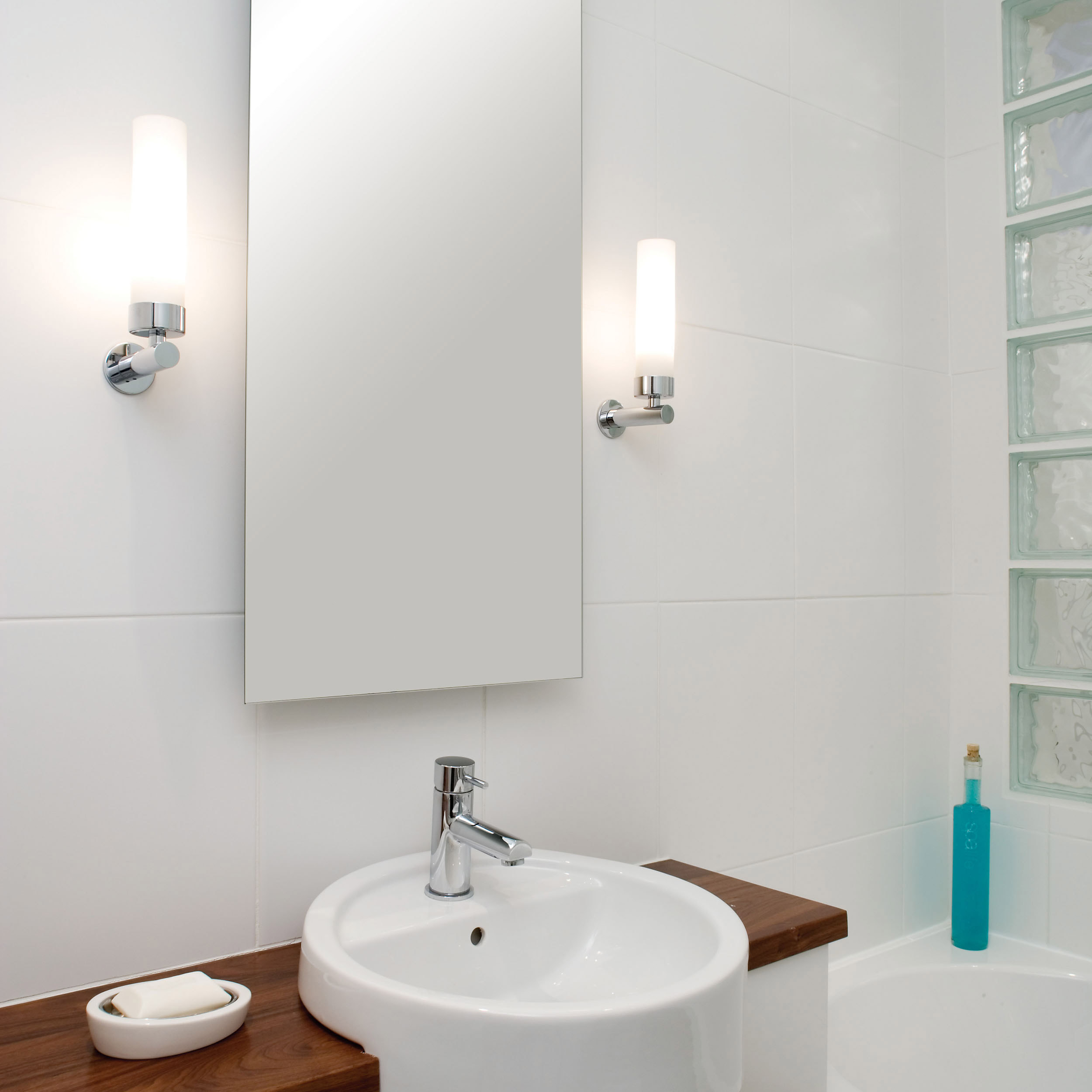 Vegglampe Astro Tube uten Bryter