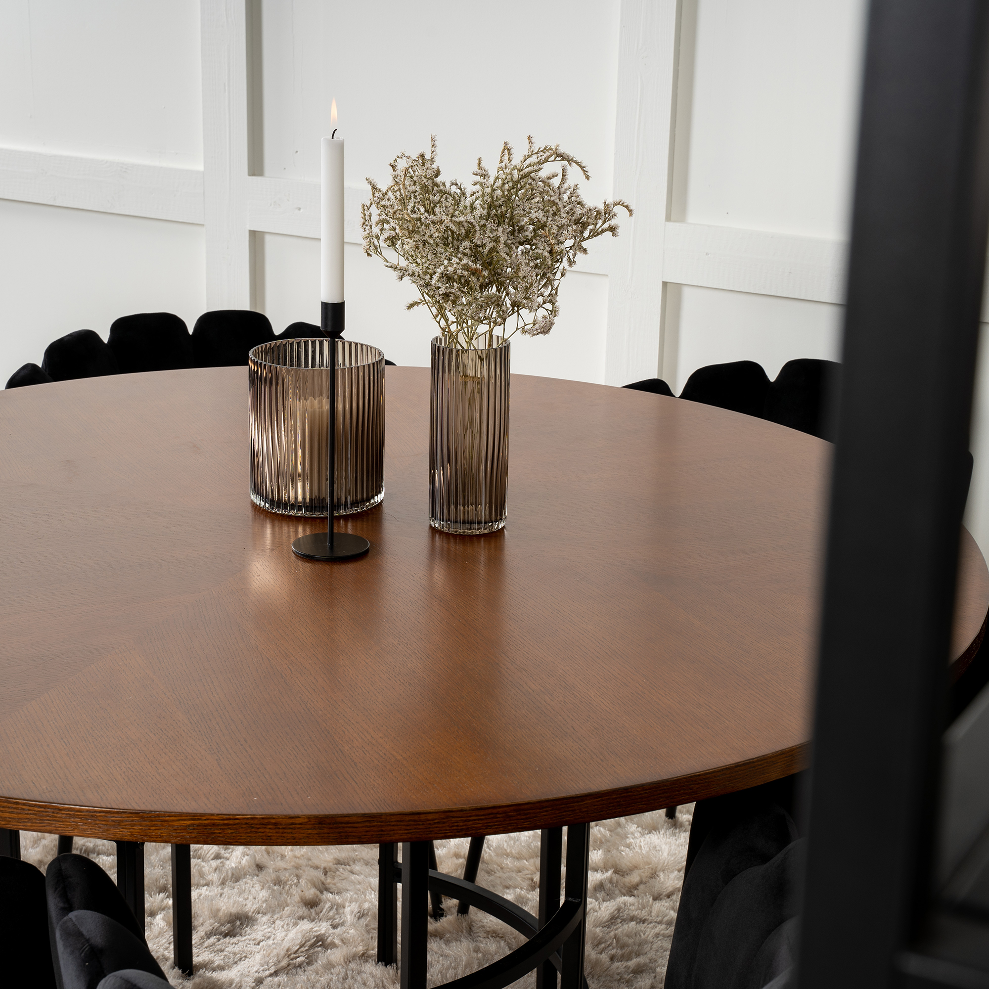Spisegruppe furniture/fashion Copenhagen med 6 Sorte Limhamn Stoler