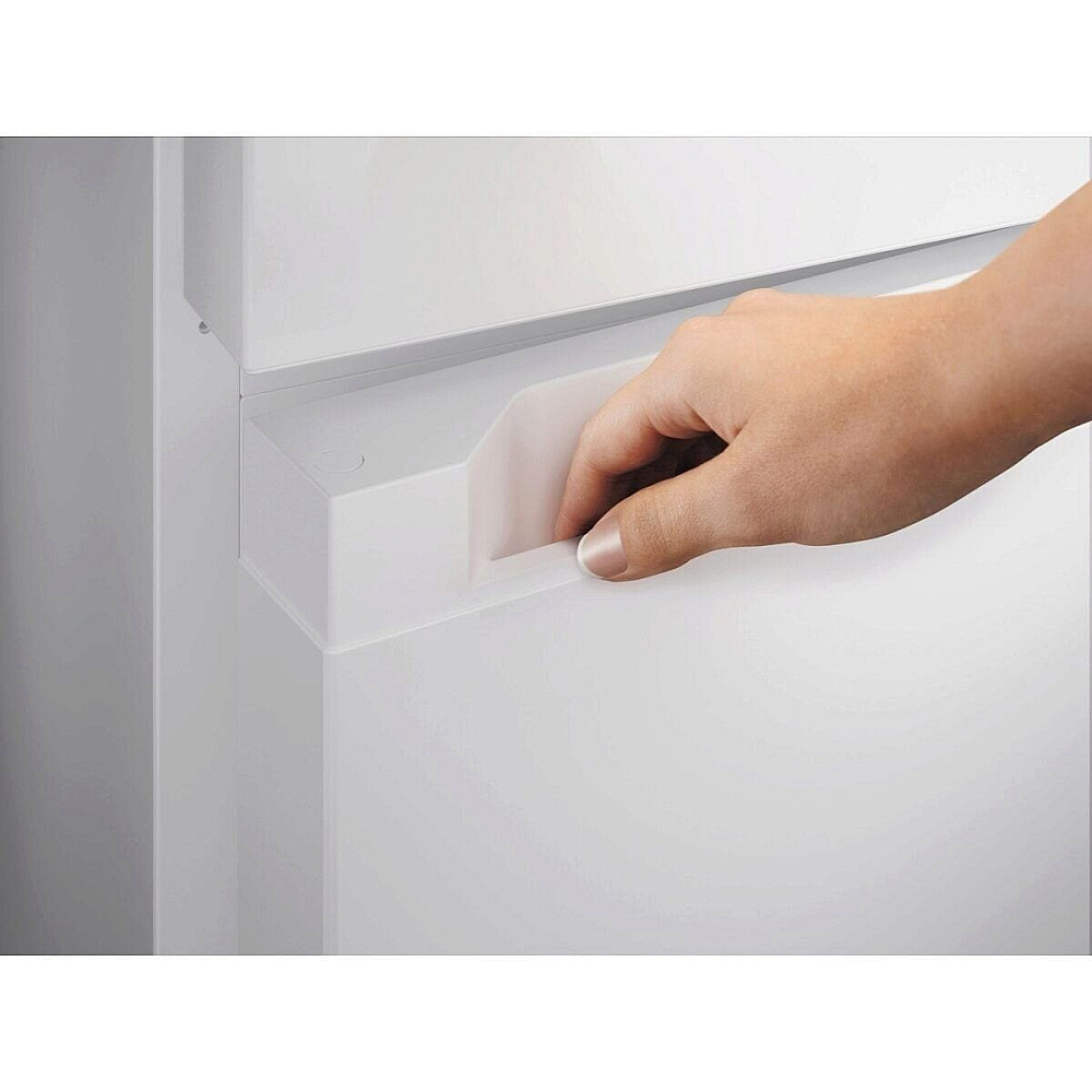 Frittstående Kjøl og Frys Electrolux LNT6MD32W TwinTech® No Frost