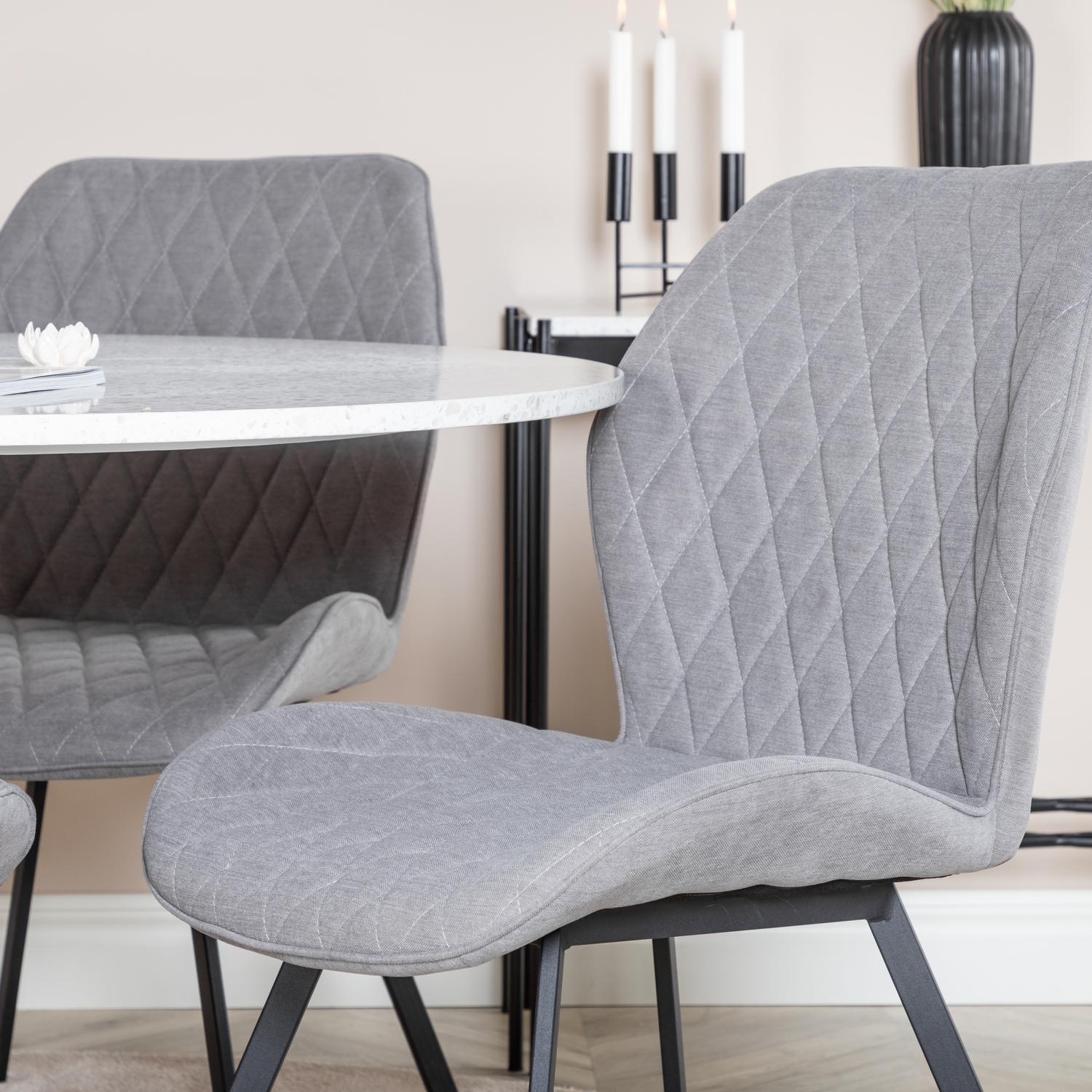 Spisegruppe Venture Home Roxanna med 4 Geneva Stoler Rundt