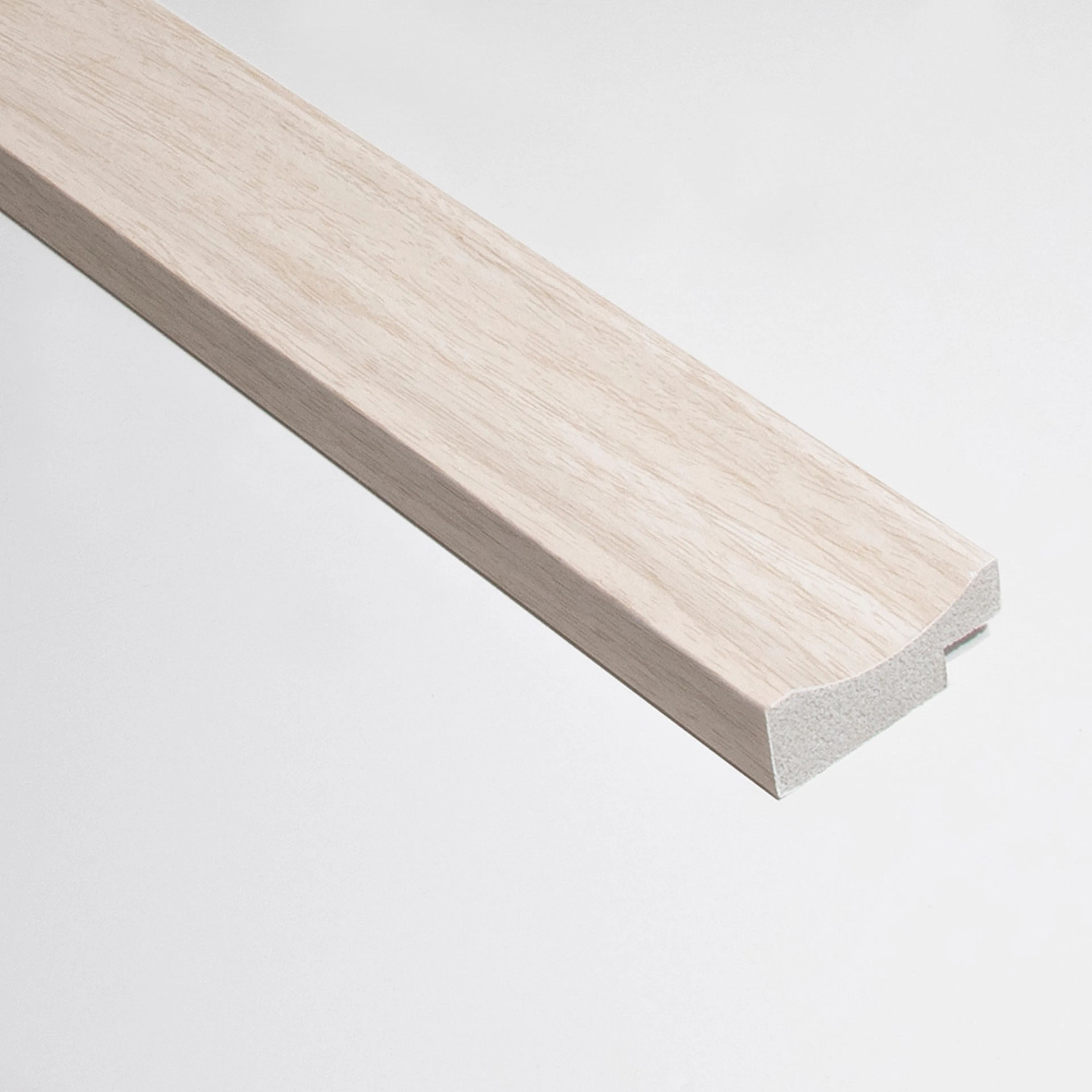 Onda Vit Ek Avslut 3.2 cm höger Vit Ek