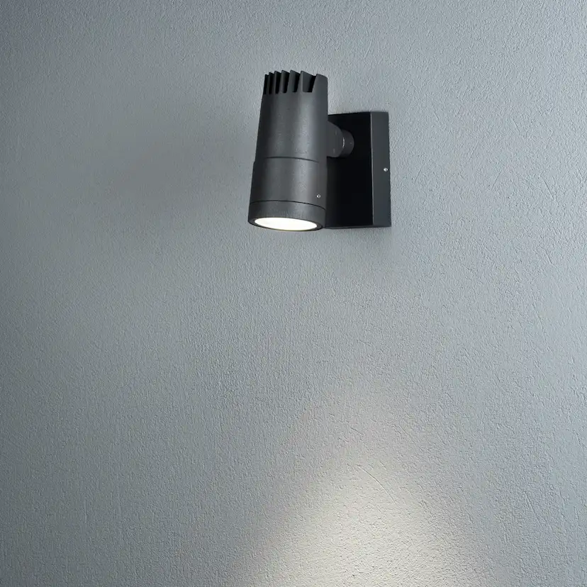 Vegglampe Gnosjö Konstsmide Adria High Power LED 9W Justerbar Lysbilde