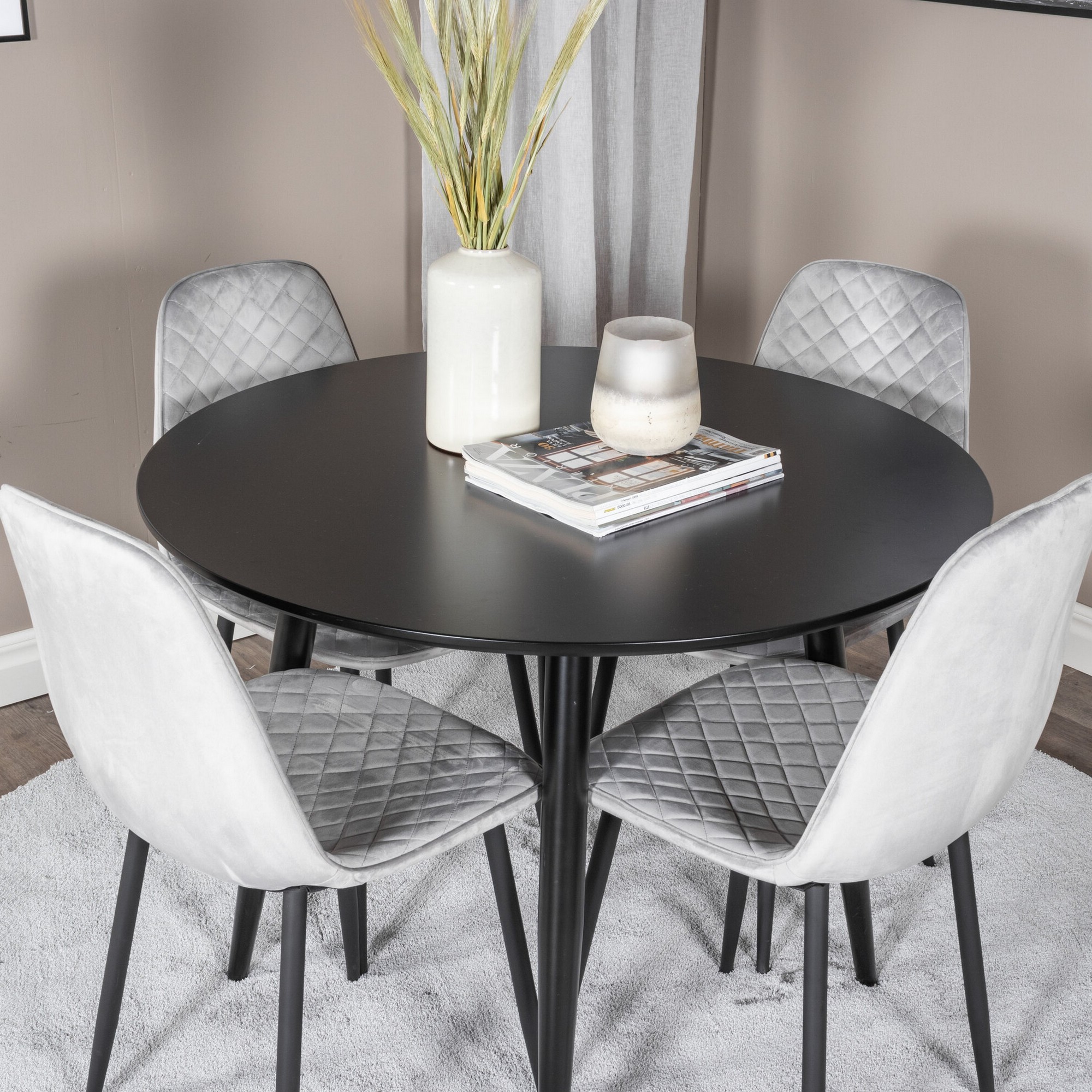 Spisegruppe Venture Home Plaza med 4stk Polar Stoler