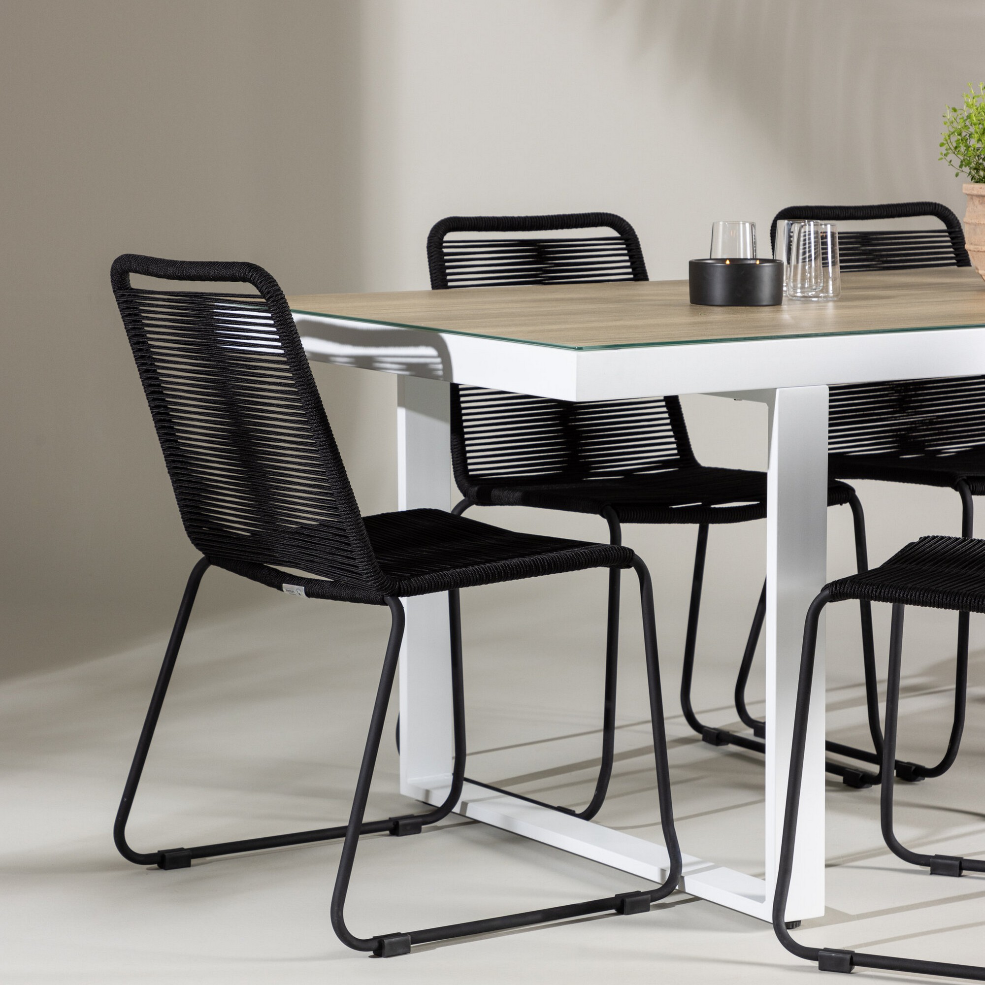 Hagegruppe Venture Home Merlo med 6 Lindos Stoler