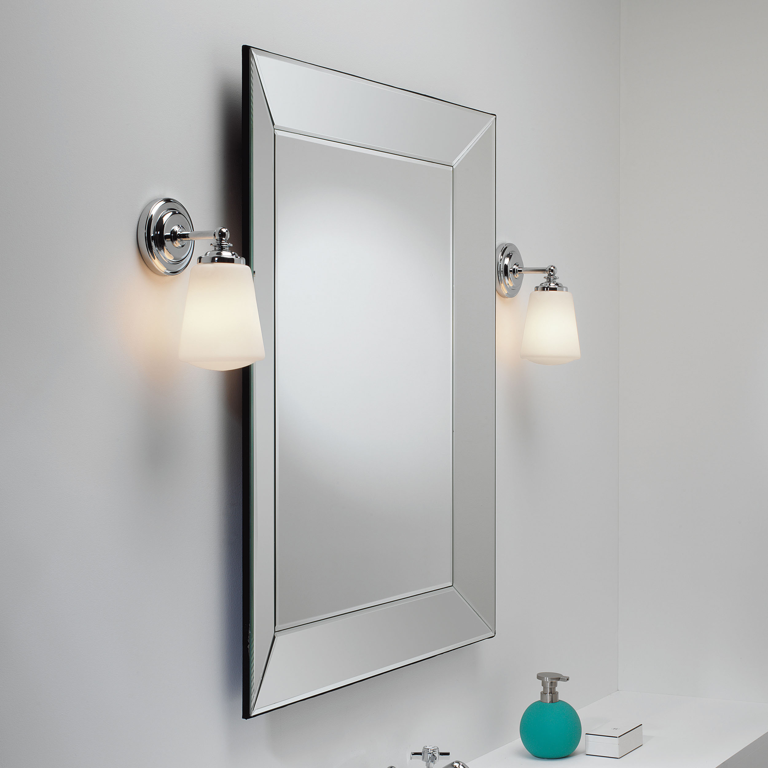 Vegglampe Astro Anton