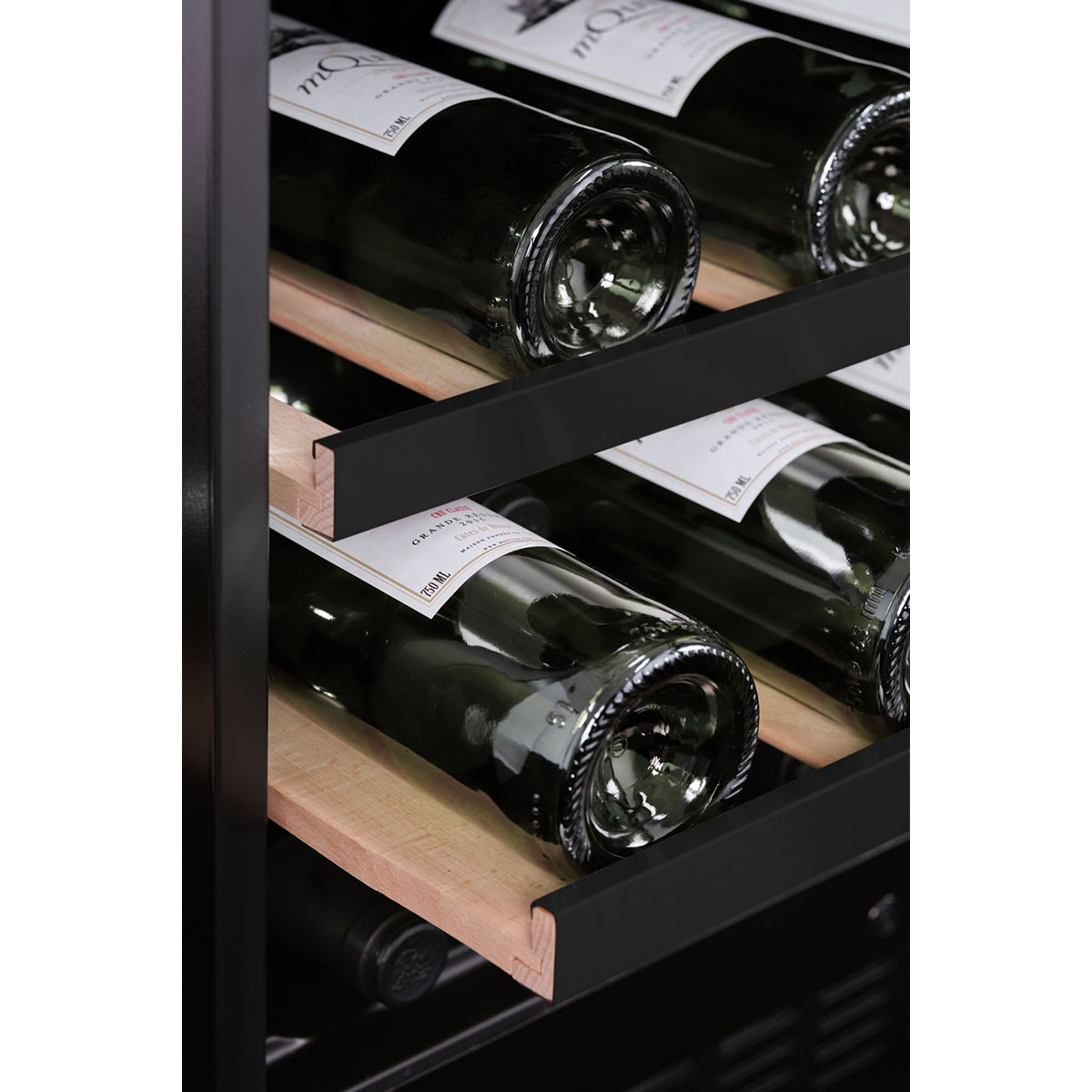 Hyllefront mQuvée Til WineCave