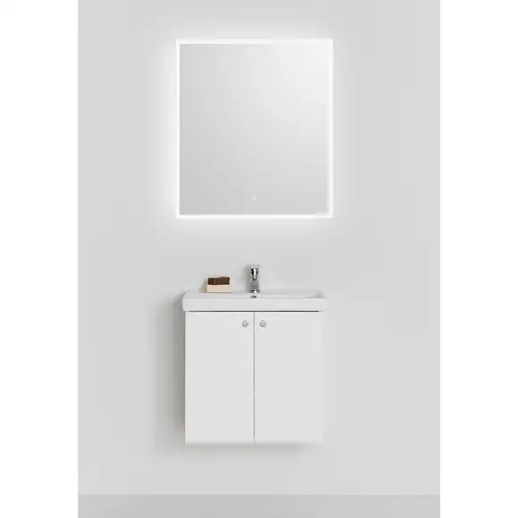 möbelpaket hafa neat 550 med luckor och spegel store square led