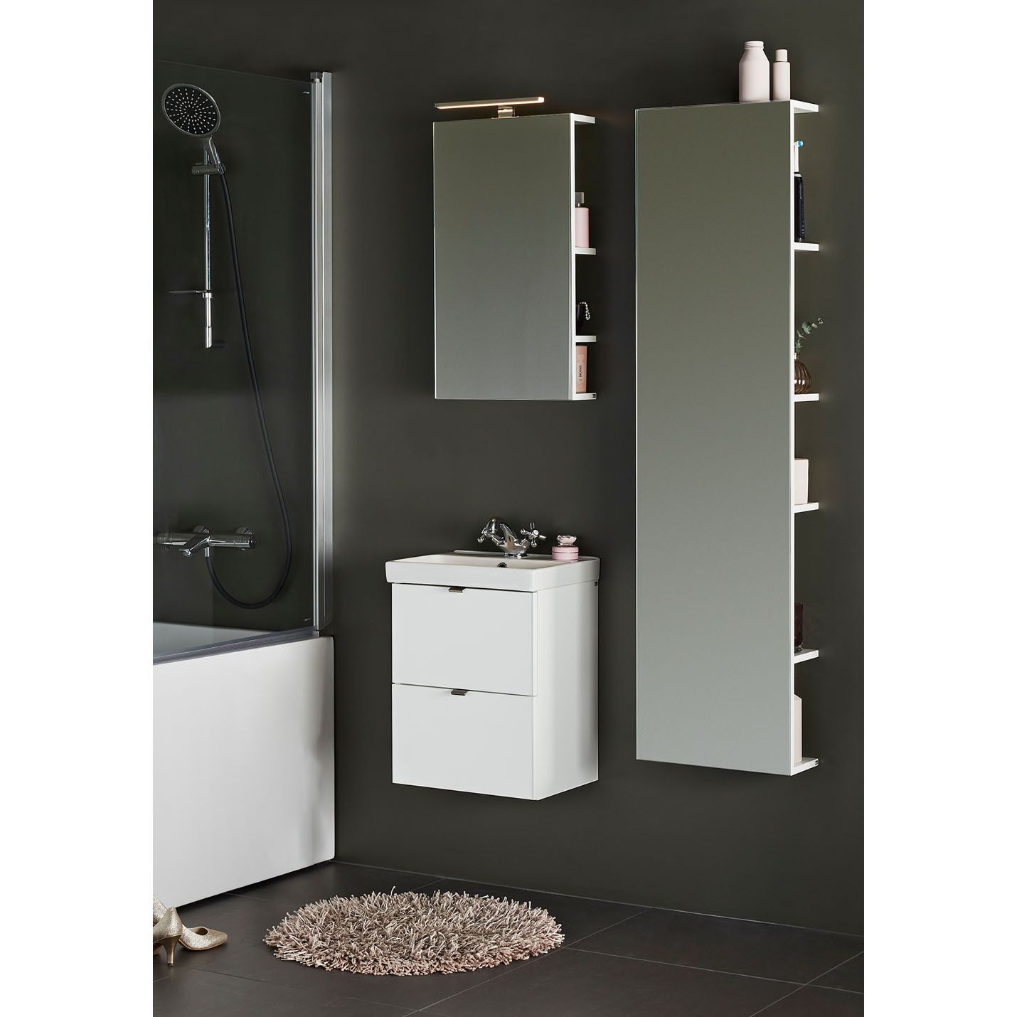 Servantskap Hafa Neat med Servant og Skuffer