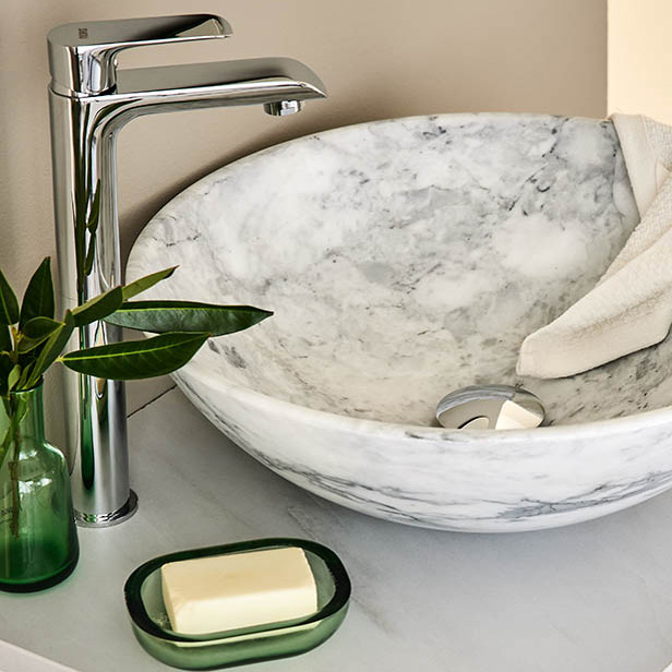 Tvättställsskåp Noro Relounge Vit Med Bänkskiva Ljus Marmor