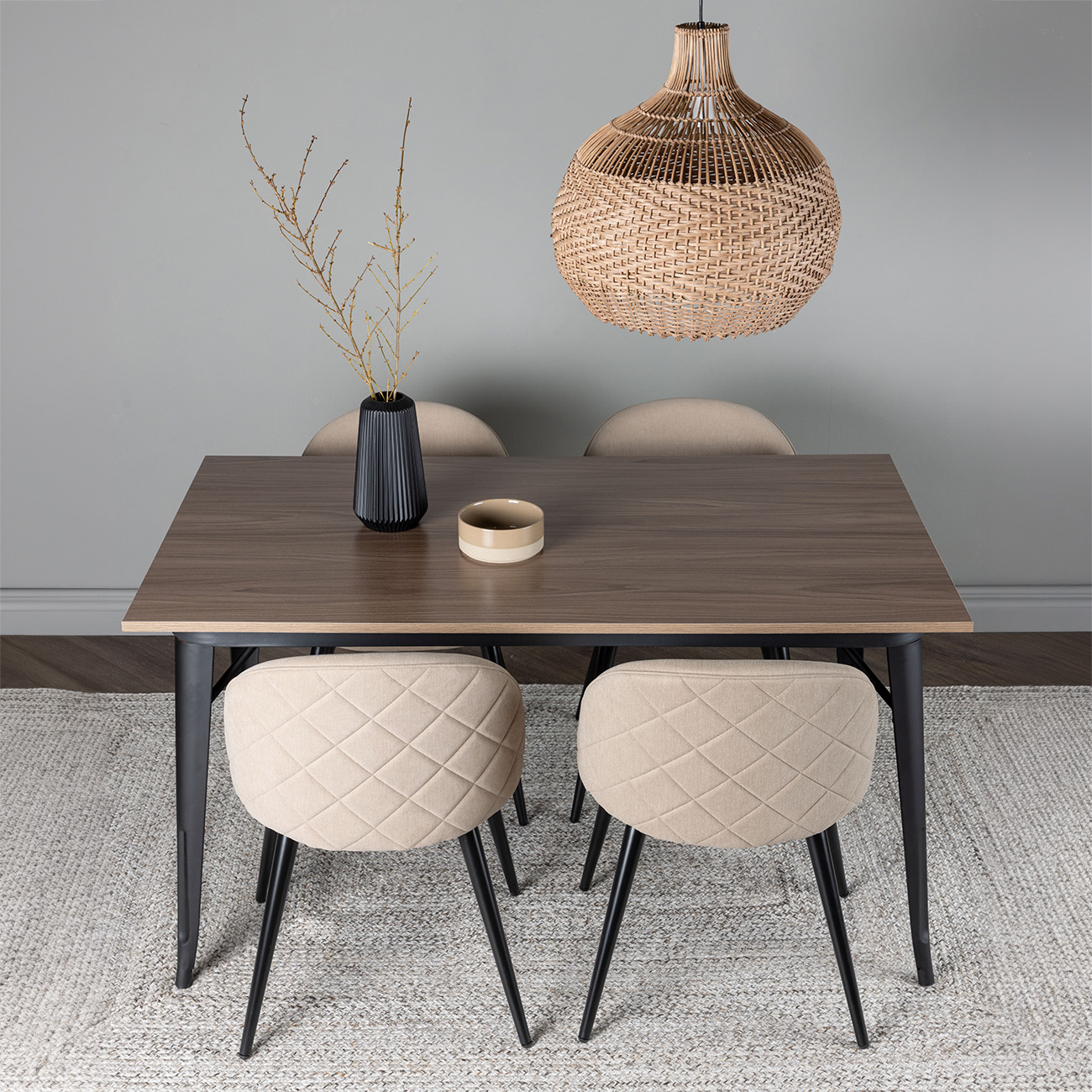 Spisegruppe Venture Home Tempe 140 cm med 4 Velvet Stoler