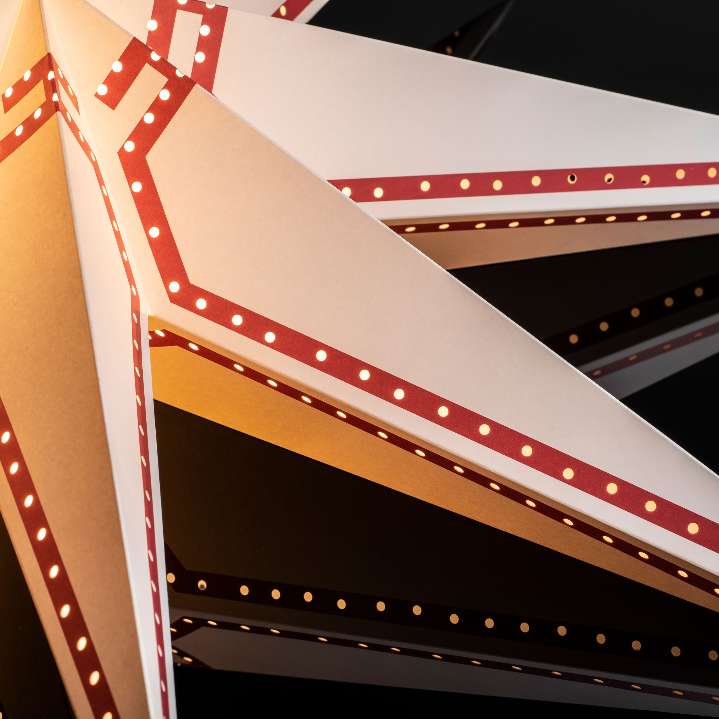 Adventsstjerne Gnosjö Konstsmide Rødmønstret 60 cm