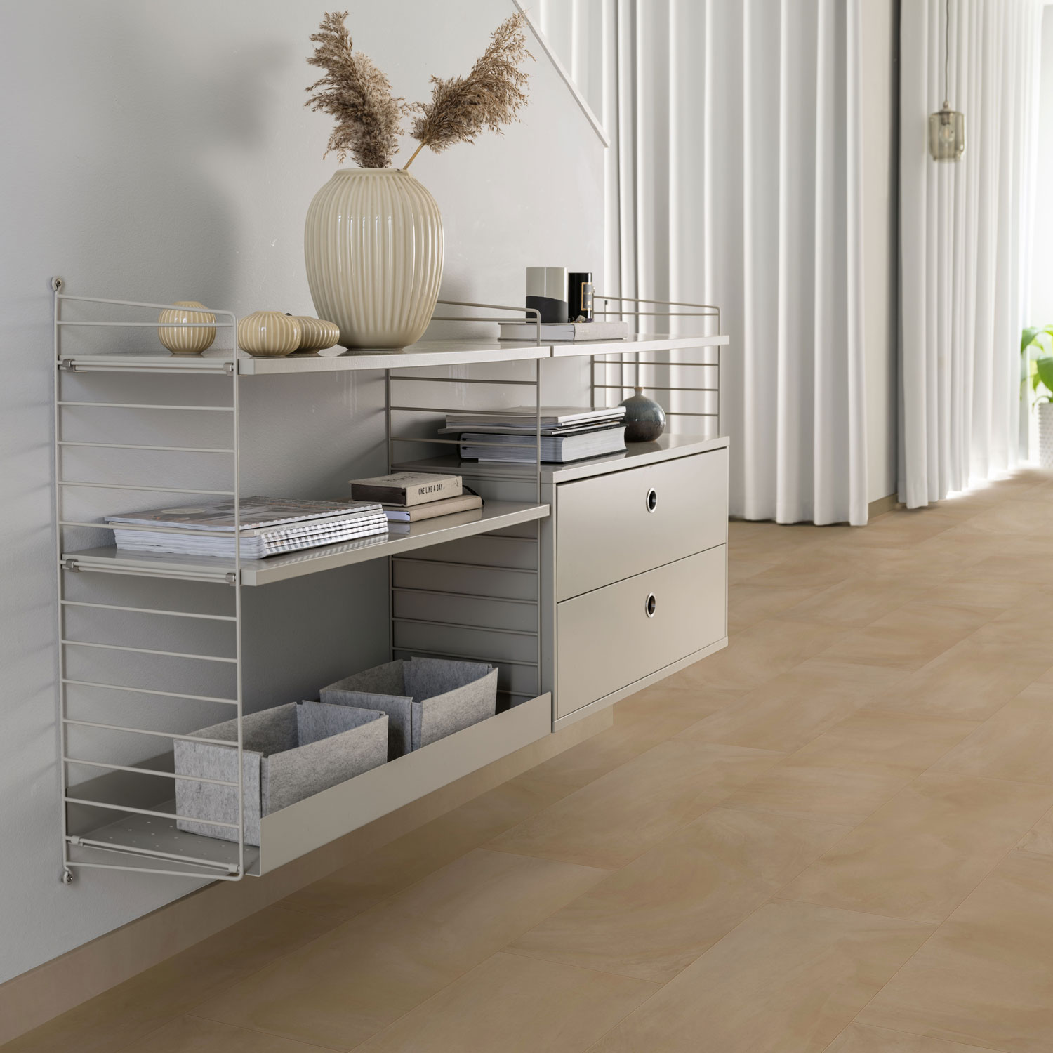 Vinylgulv Pergo Isefjord Pad Pro Clay Cemento