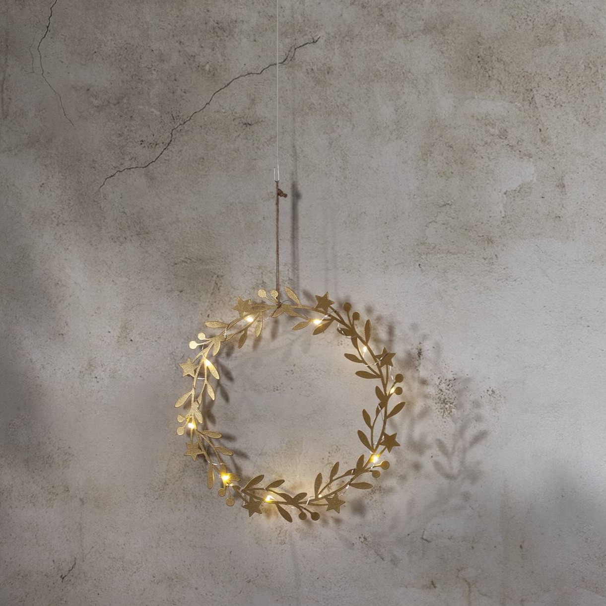 Hengende Dekorasjon Star Trading Holiday Krans med LED