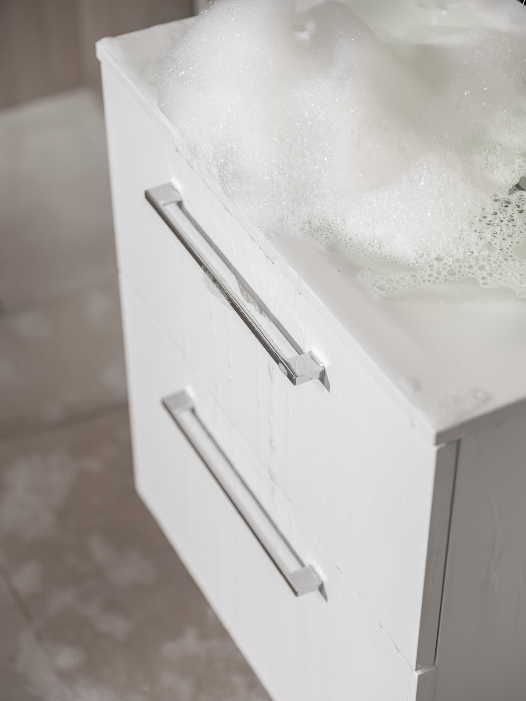 Tvättställsskåp Alterna Isella Aqua med Ariella Mineralkomposit Tvättställ