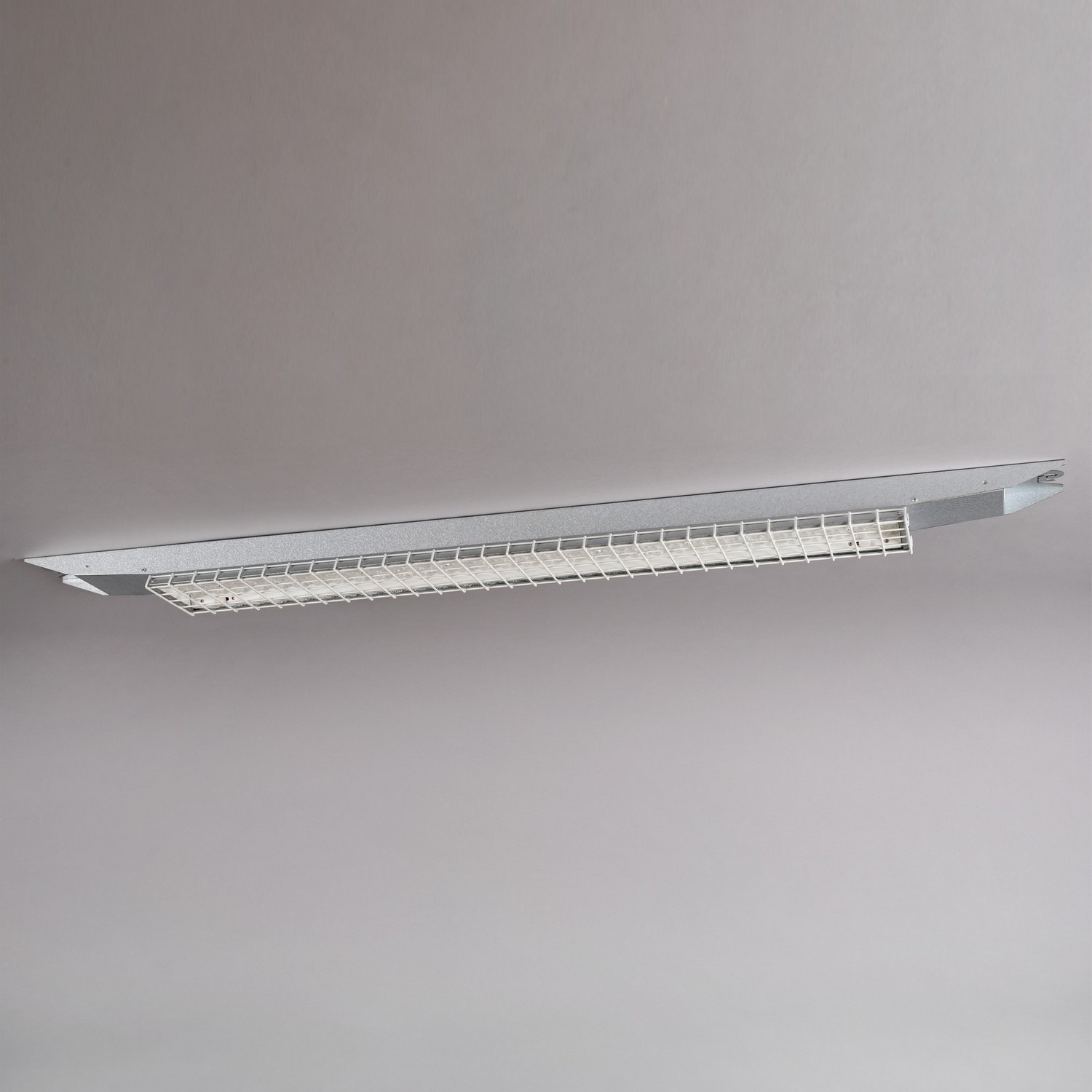 Sportsarmatur Hide-a-lite Indline Sport Grid IP23 XL Narrow 840