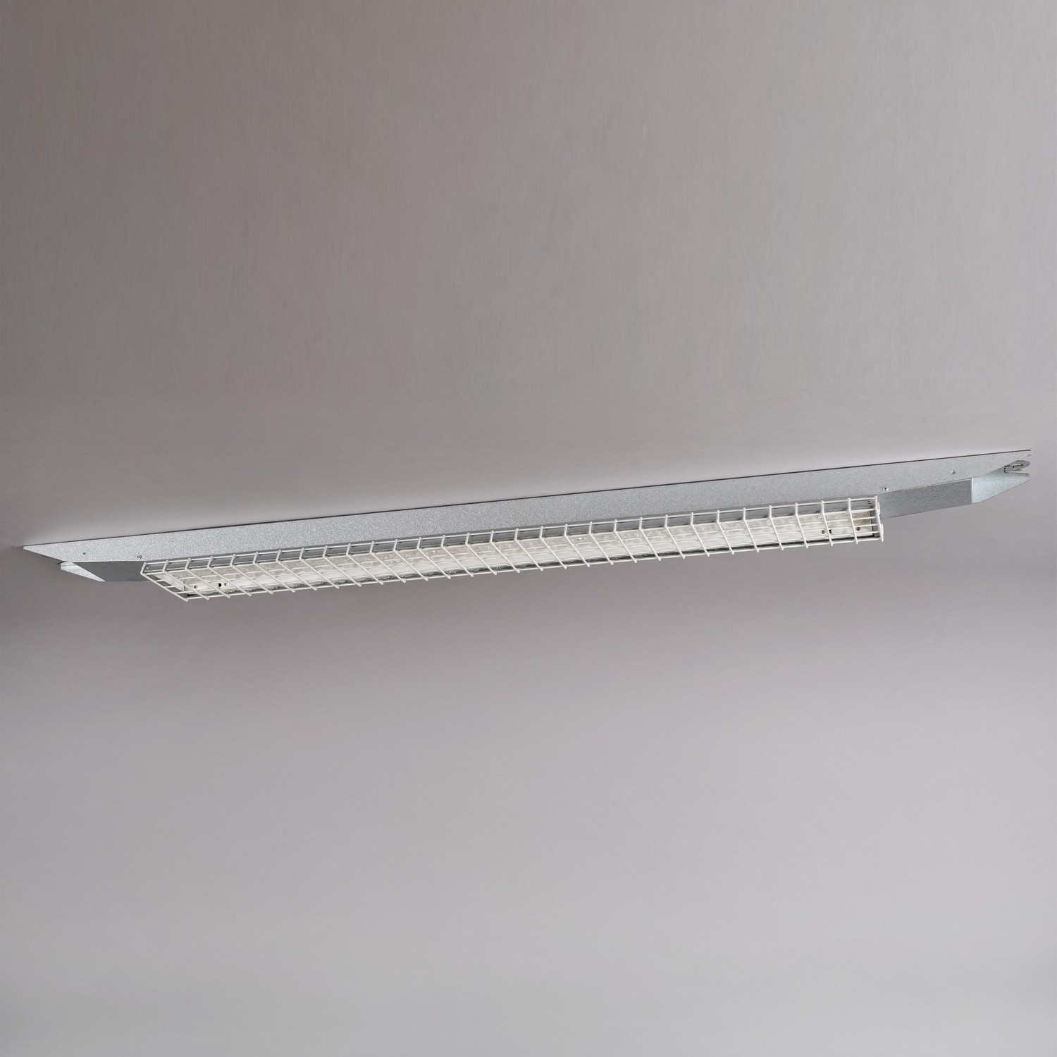 Sportsarmatur Hide-a-lite Indline Sport Grid IP23 XL Asym 840