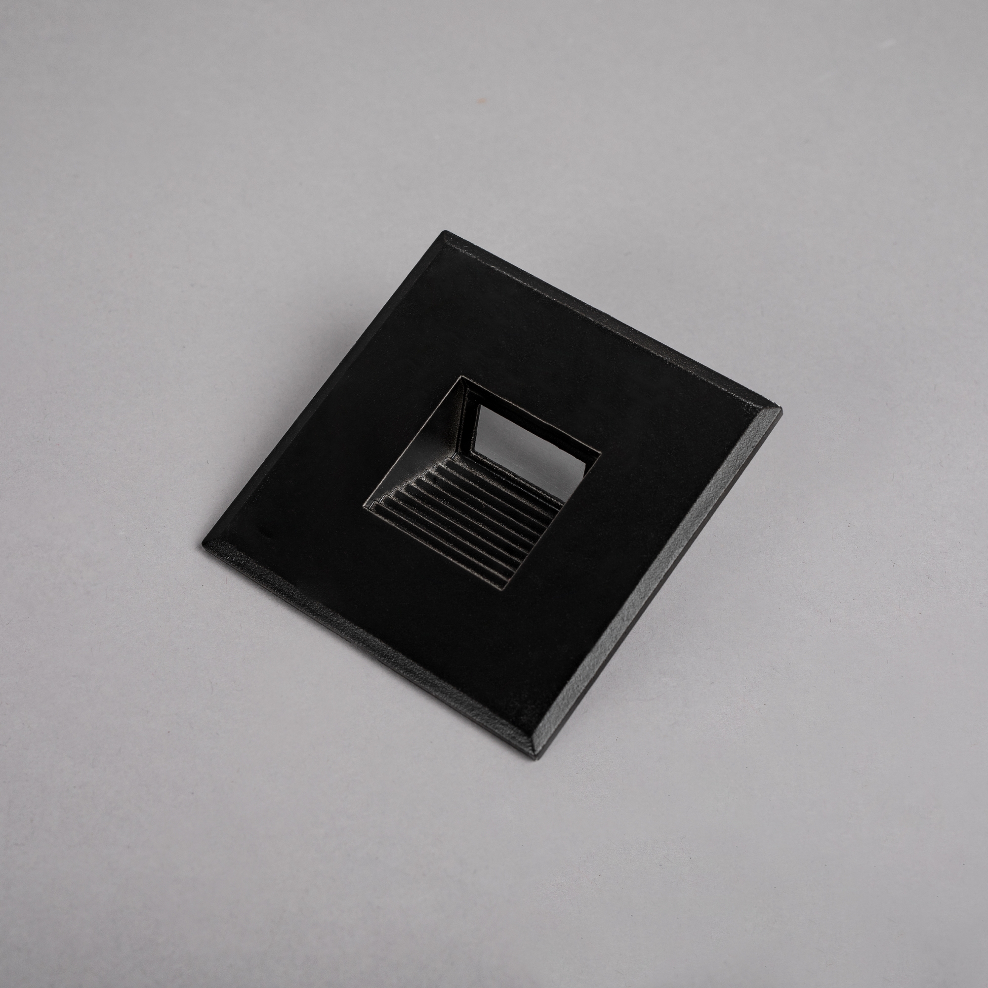 Frontlokk Hide-a-lite Wally G2 Sort