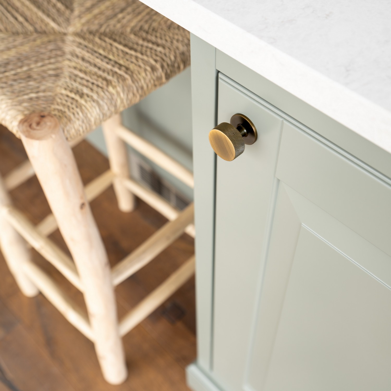 Knott Beslag Design Crest