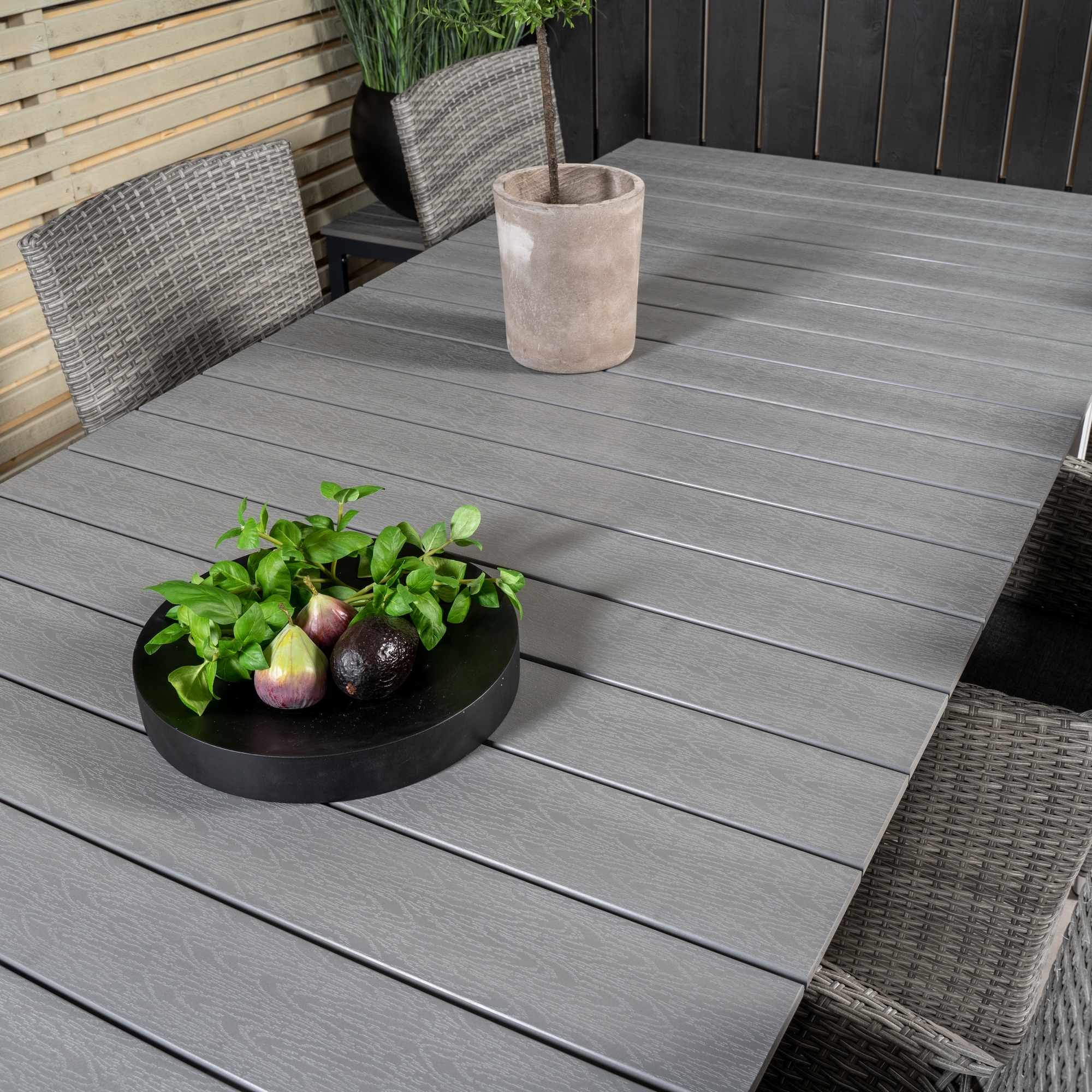 Spisegruppe Venture Home Lova 224/324 med 8 Milwa Lenestoler