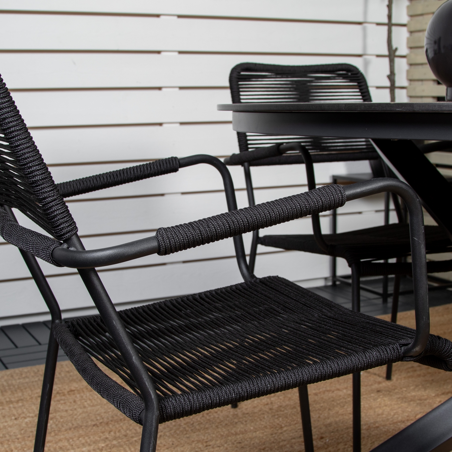 Spisegruppe Venture Home Lea Ø120 med 4 Leon Lenestoler