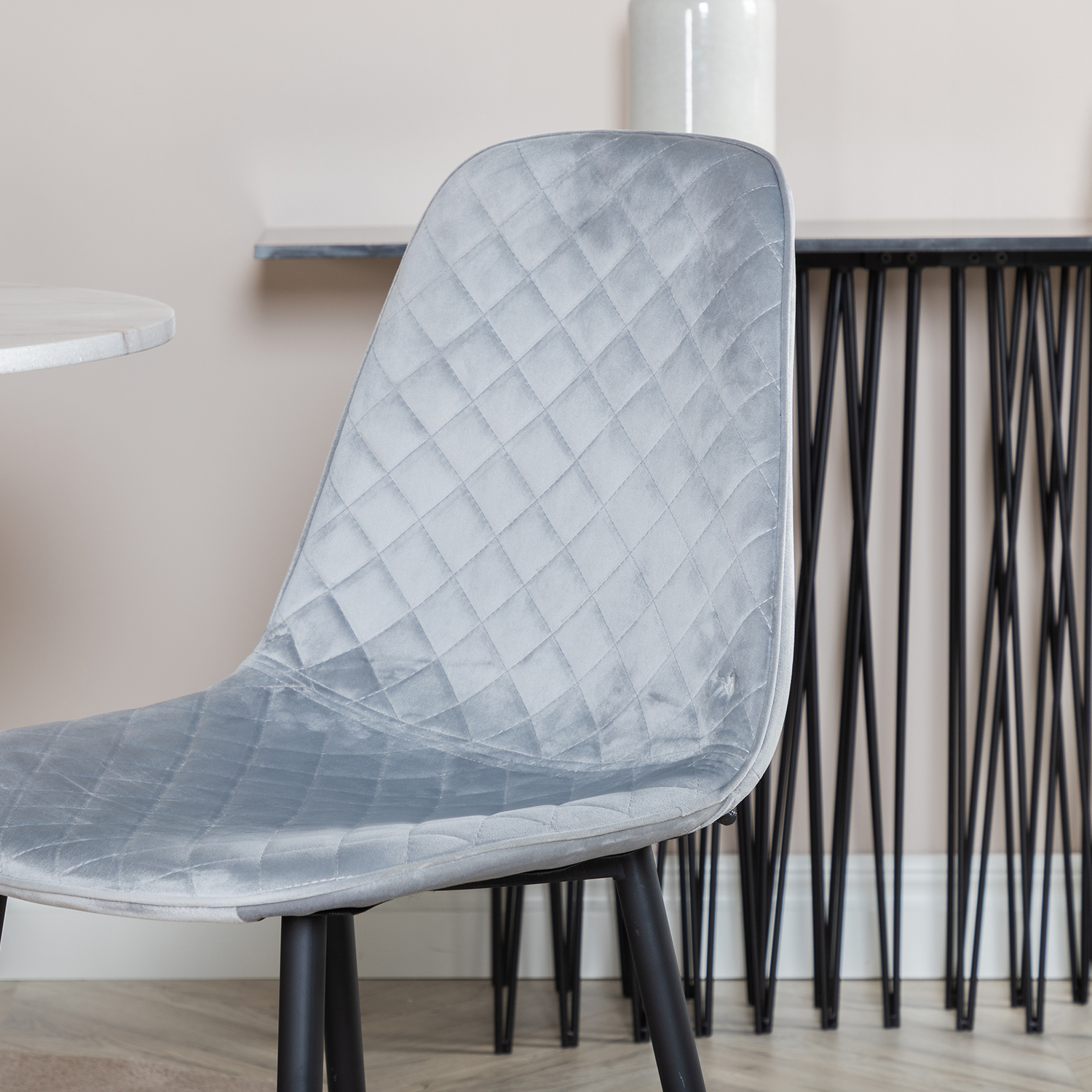 Spisegruppe Venture Home Estelle med 4 Phoi Stoler Fløyel