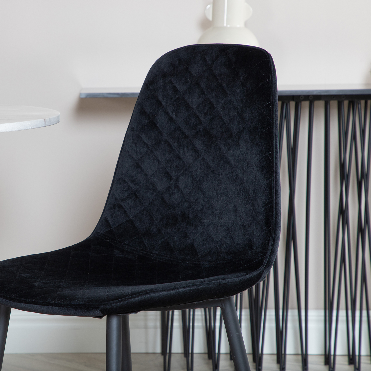 Spisegruppe Venture Home Estelle med 4 Phoi Stoler Fløyel