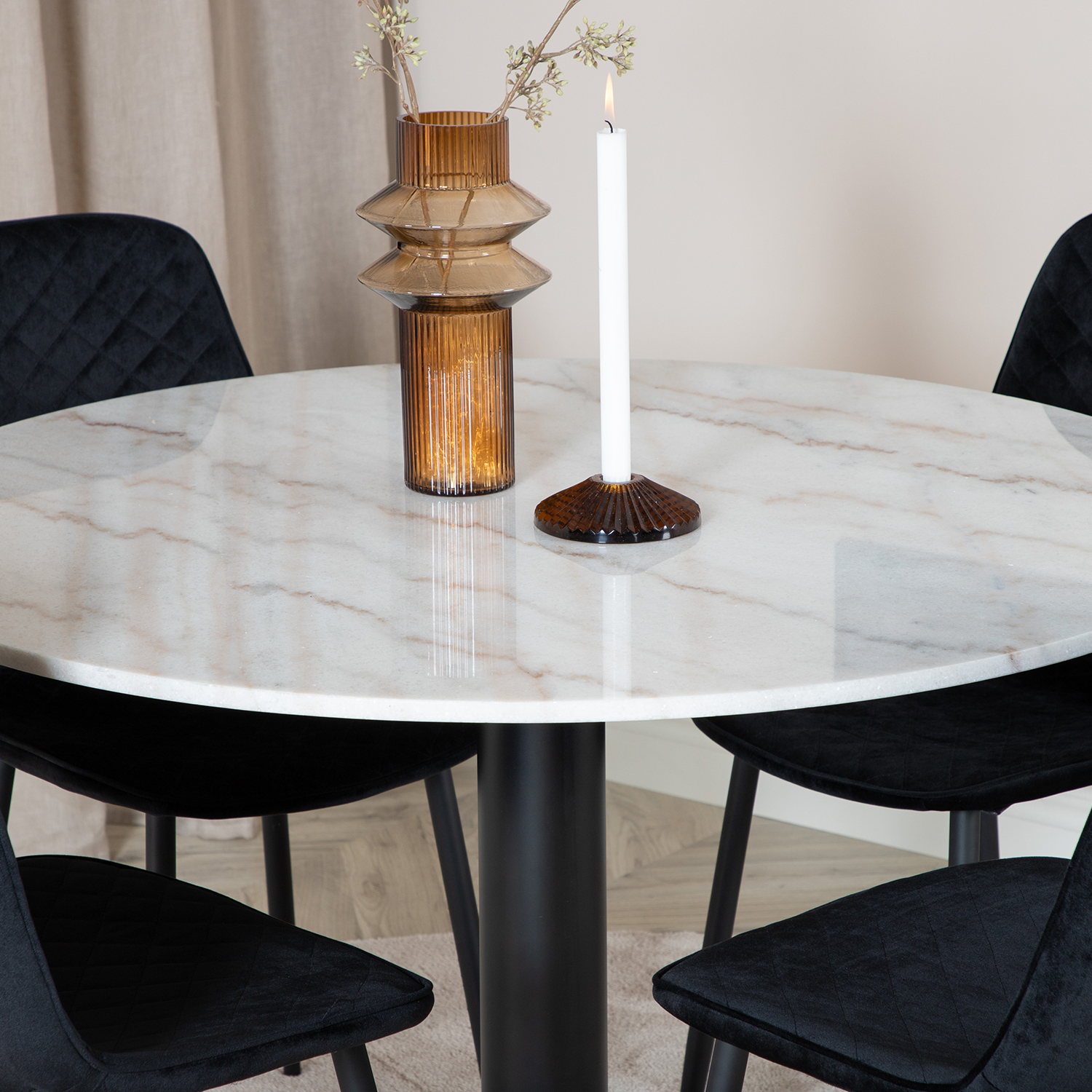 Spisegruppe Venture Home Estelle med 4 Phoi Stoler Fløyel