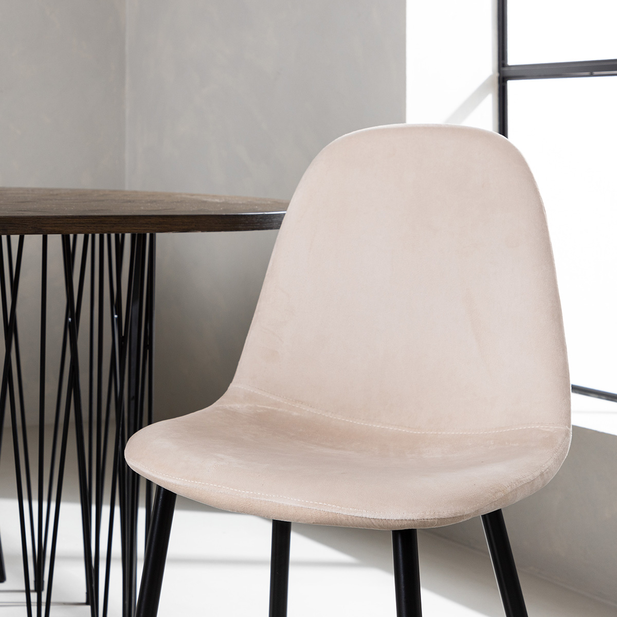 Spisegruppe Venture Home Stone med 6 Polar Stoler Fløyel