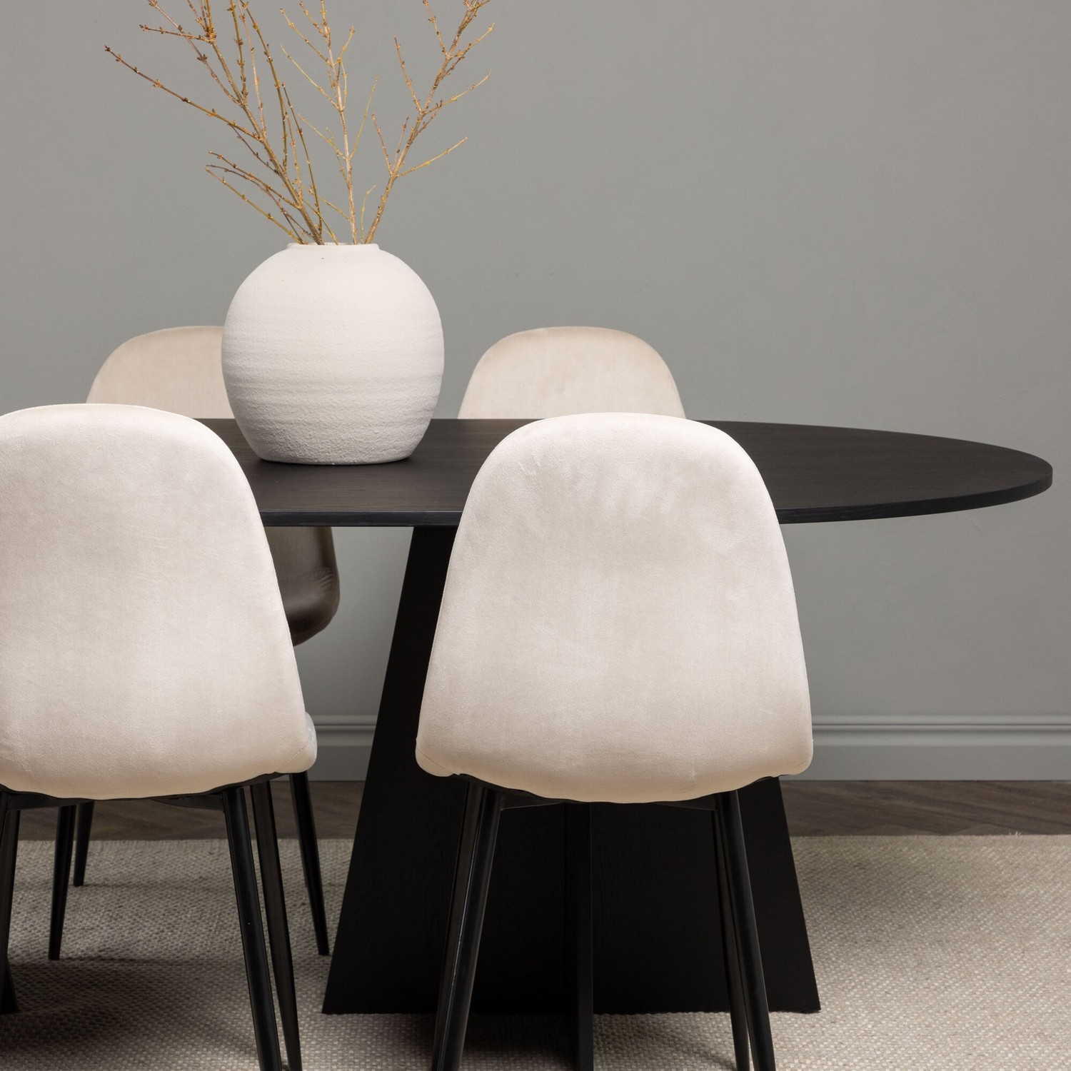 Spisegruppe Venture Home Bootcut Oval med 6 Polar Fløyel Stoler