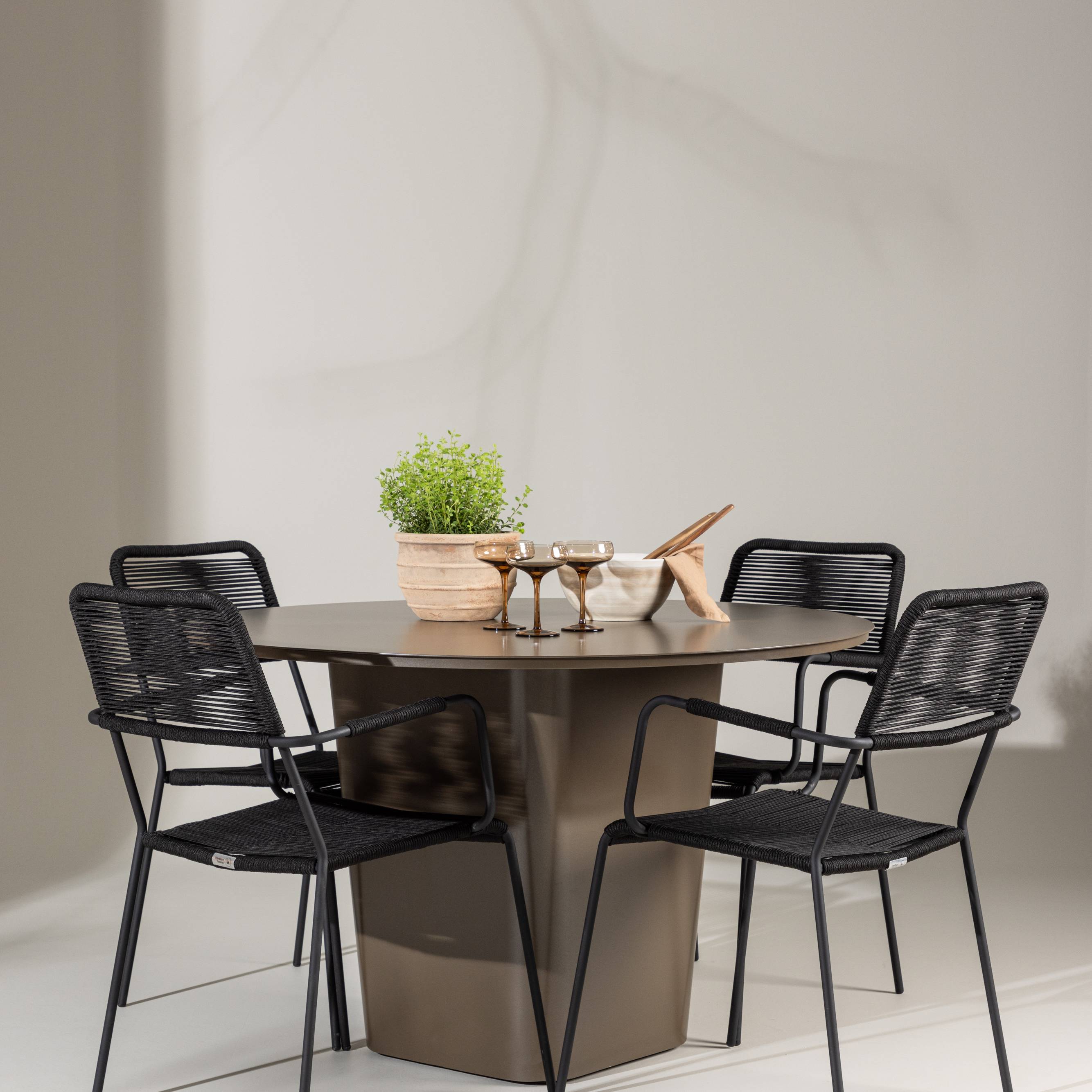 Hagegruppe Venture Home Santa Fe med 4 Lindos Lenestoler