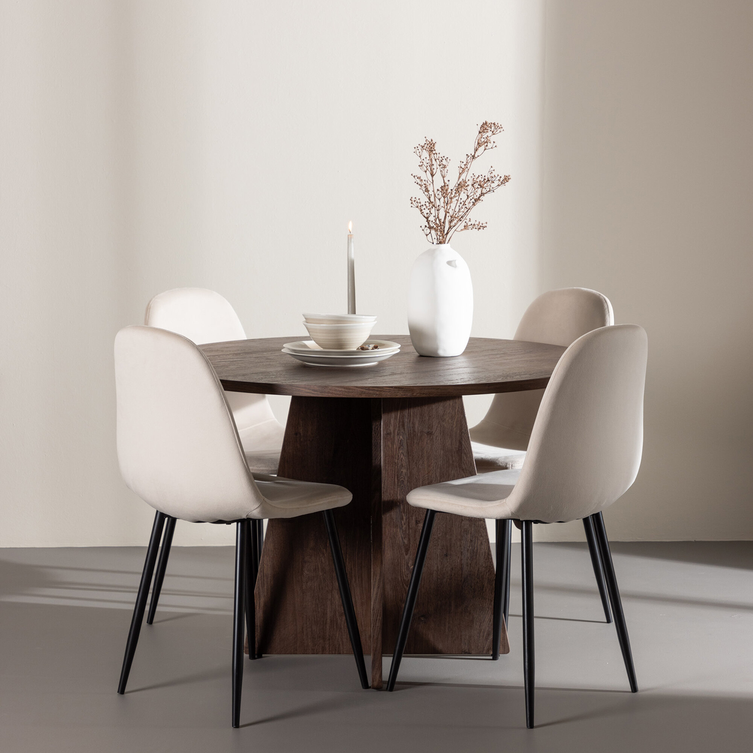 Spisegruppe Venture Home Bootcut Ø110 med 4 stk Polar Stoler Fløyel