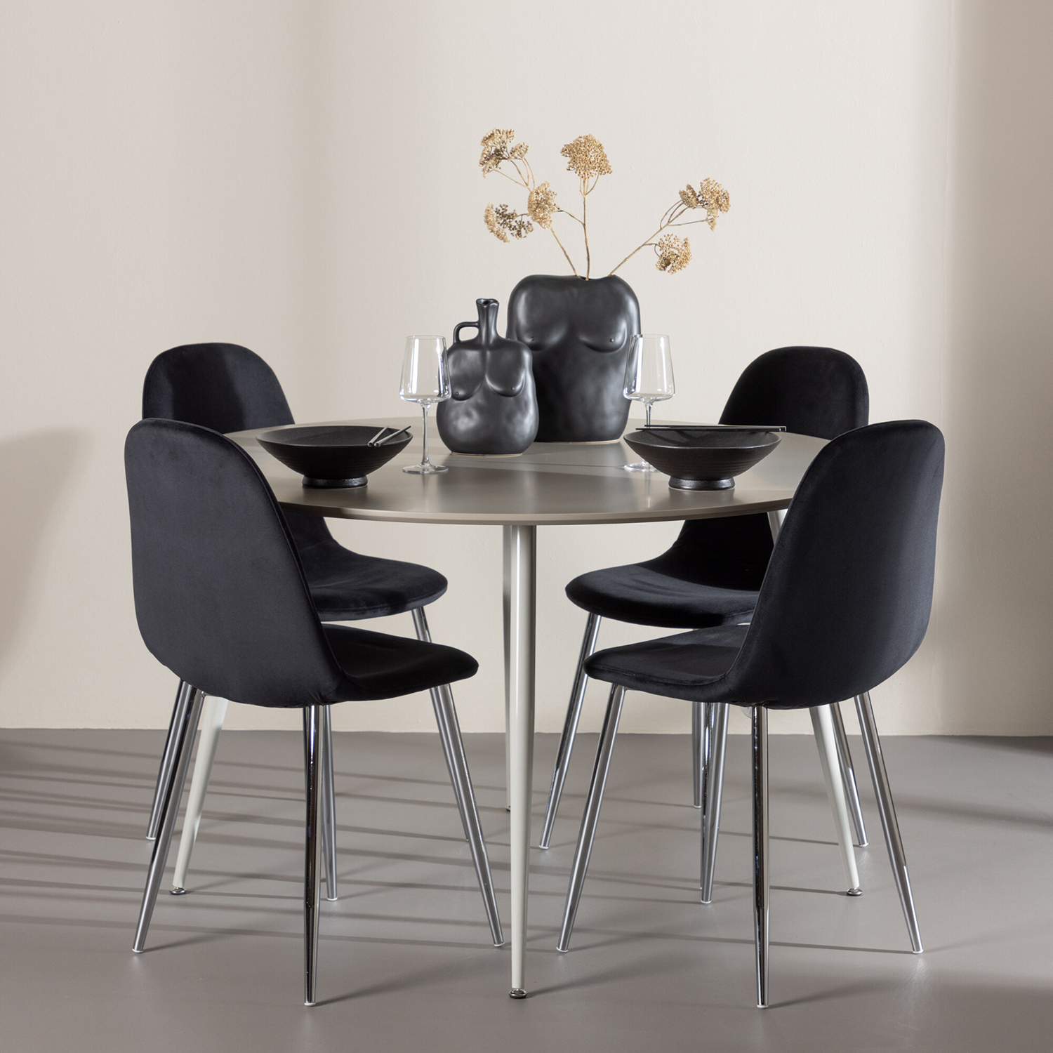 Spisegruppe Venture Home Plaza Ø120 med 4 stk Polar Stoler Fløyel