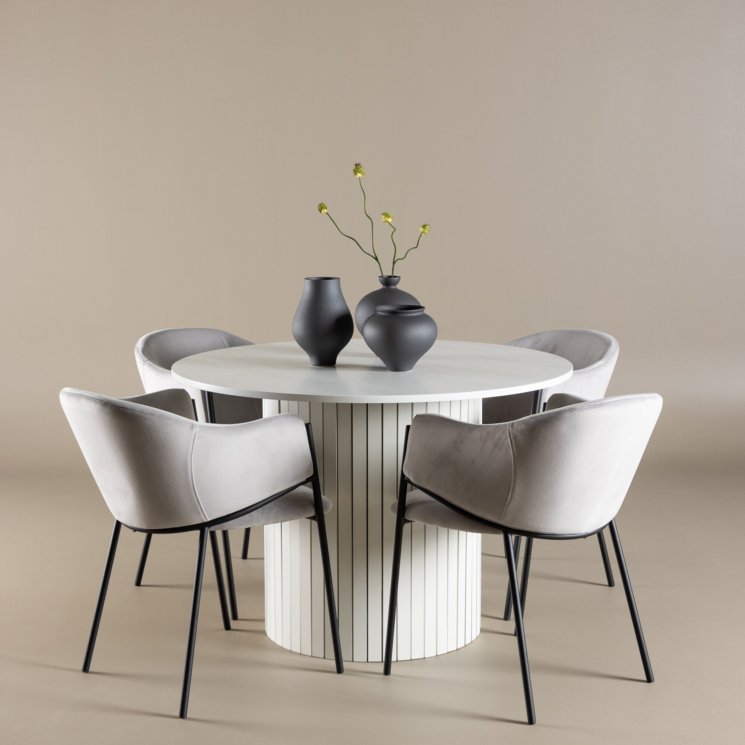 Spisegruppe Venture Home Härön Ø110 med 4 stk Evelina Stoler