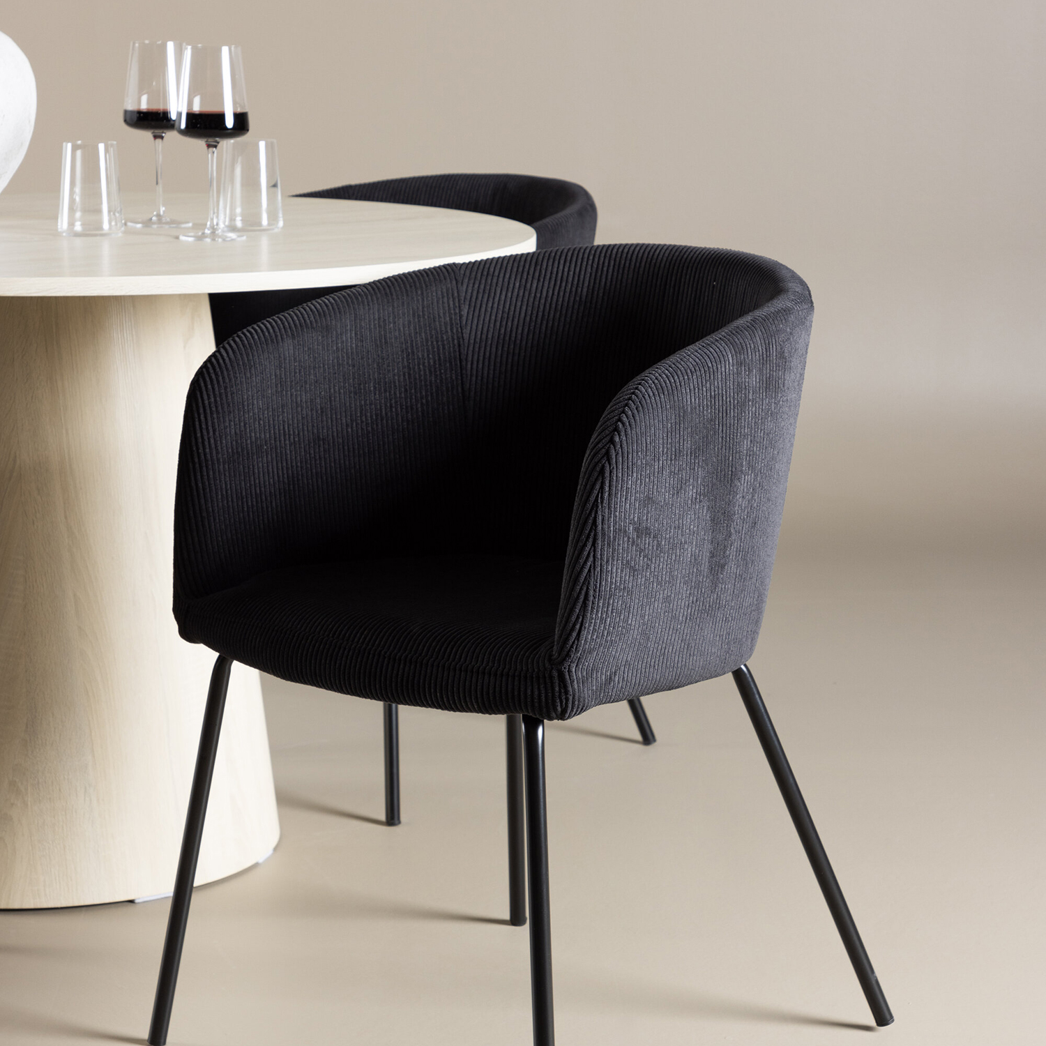 Spisegruppe Venture Home Lanzo Ø120 med 4 stk Berit Stoler