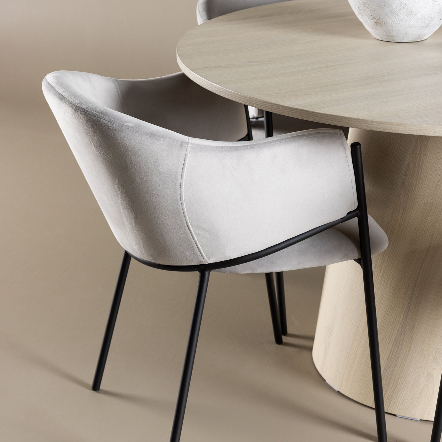 Spisegruppe Venture Home Lanzo Ø120 med 4 stk Evelina Stoler