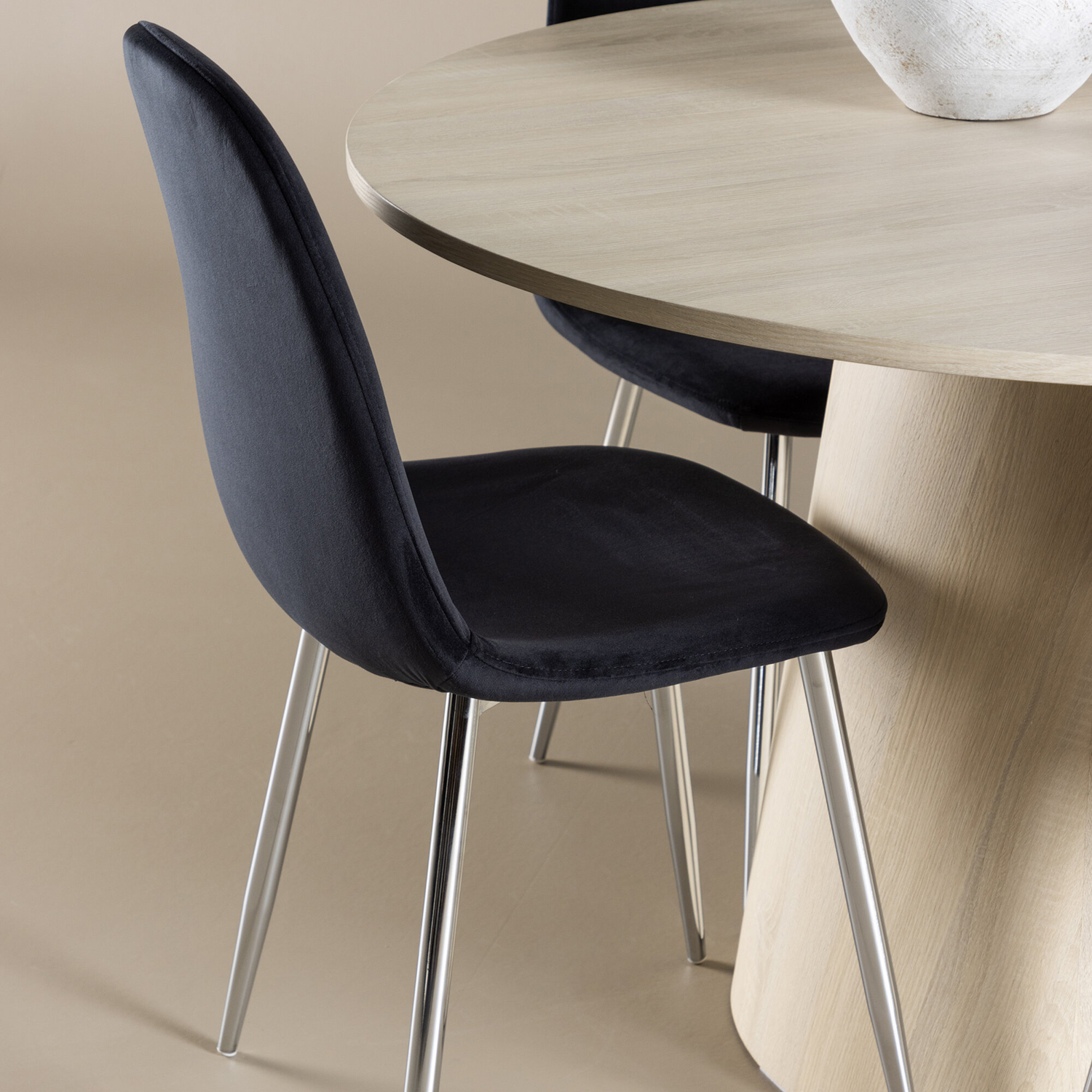 Spisegruppe Venture Home Lanzo Ø120 med 4 stk Polar Stoler Fløyel