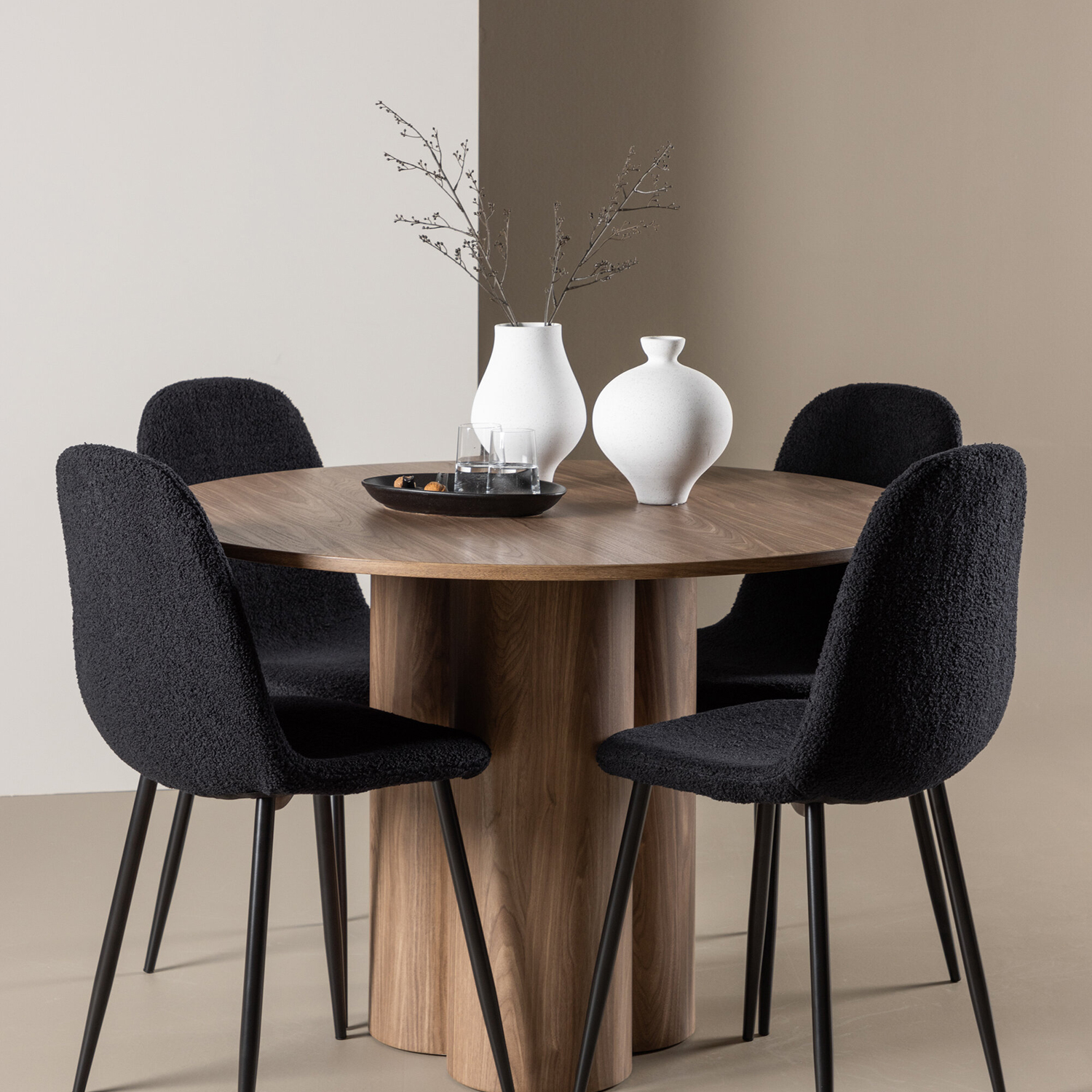 Spisegruppe Venture Home Olivia Ø110 med 4 stk Polar Stoler Teddy