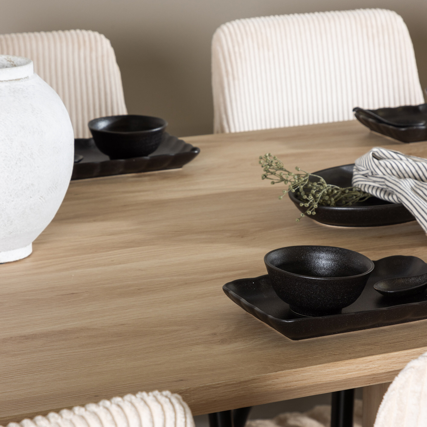 Spisegruppe Venture Home Olivia 210 med 6 stk Leone Stoler