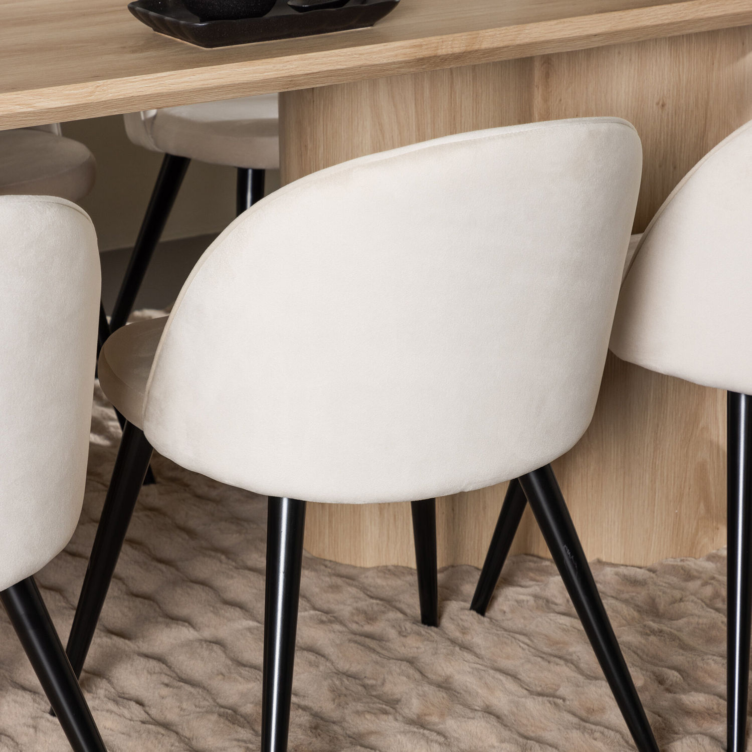 Spisegruppe Venture Home Olivia 210 med 6 stk Velvet Stoler