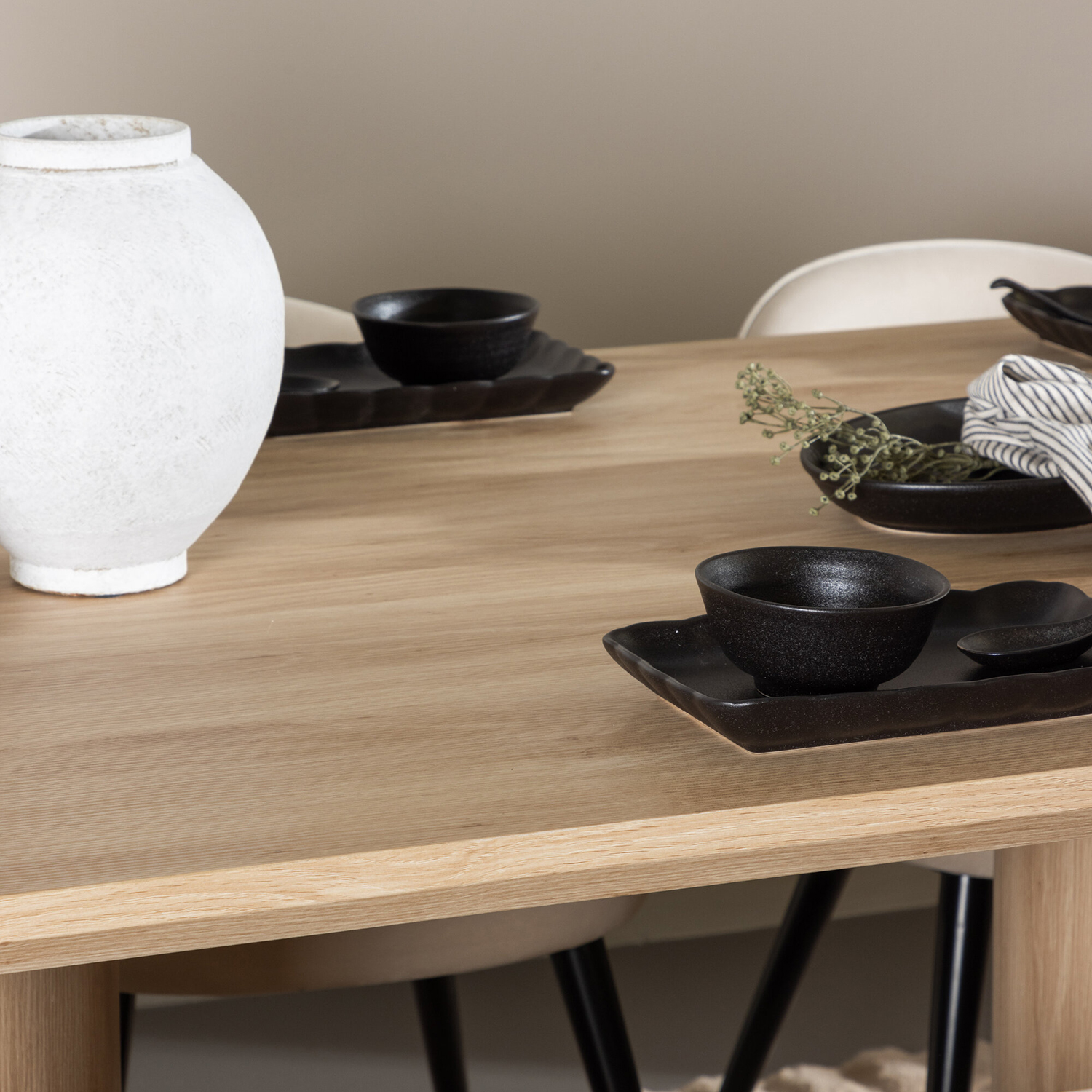 Spisegruppe Venture Home Olivia 210 med 6 stk Velvet Stoler