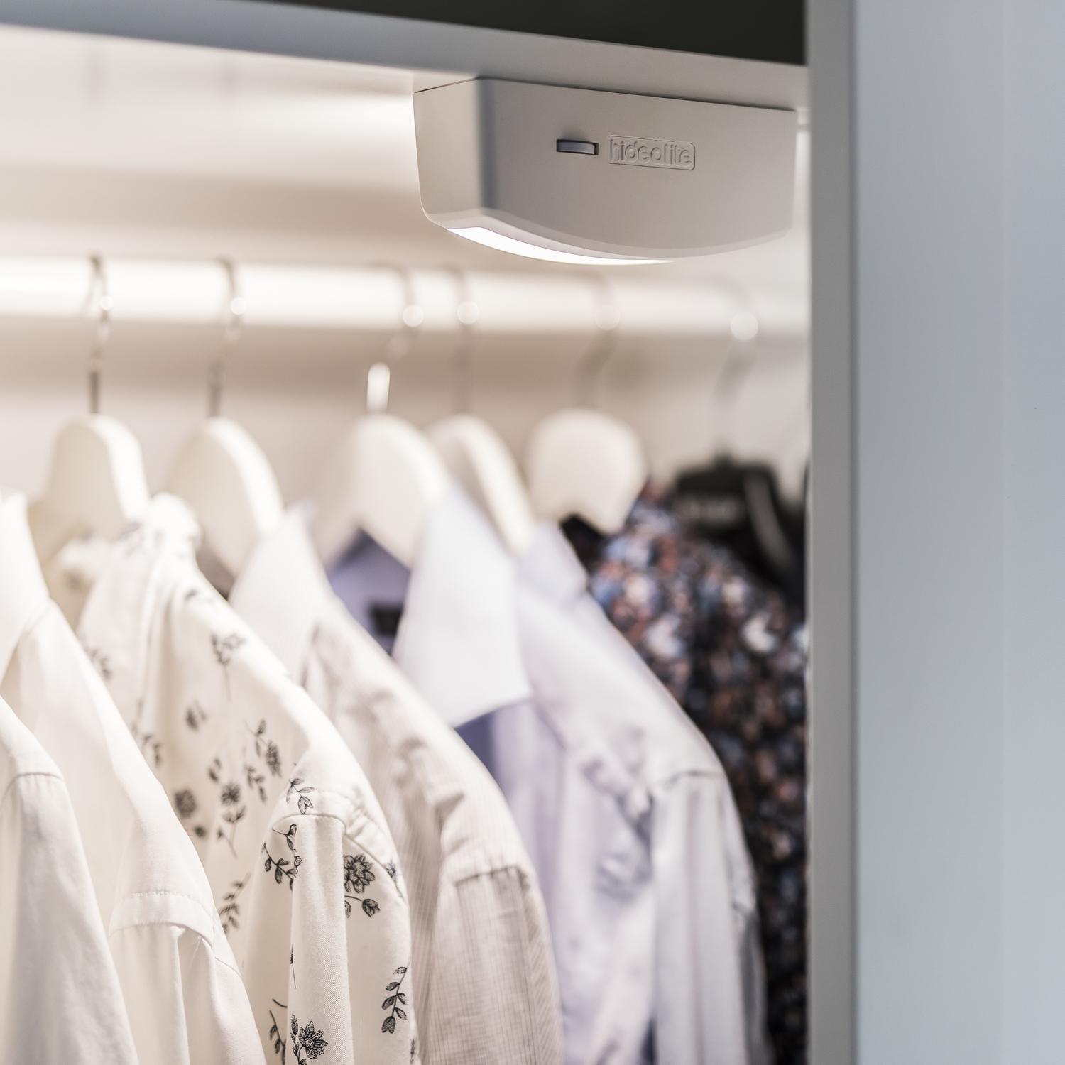 Garderobebelysning Hide-a-lite Kloss