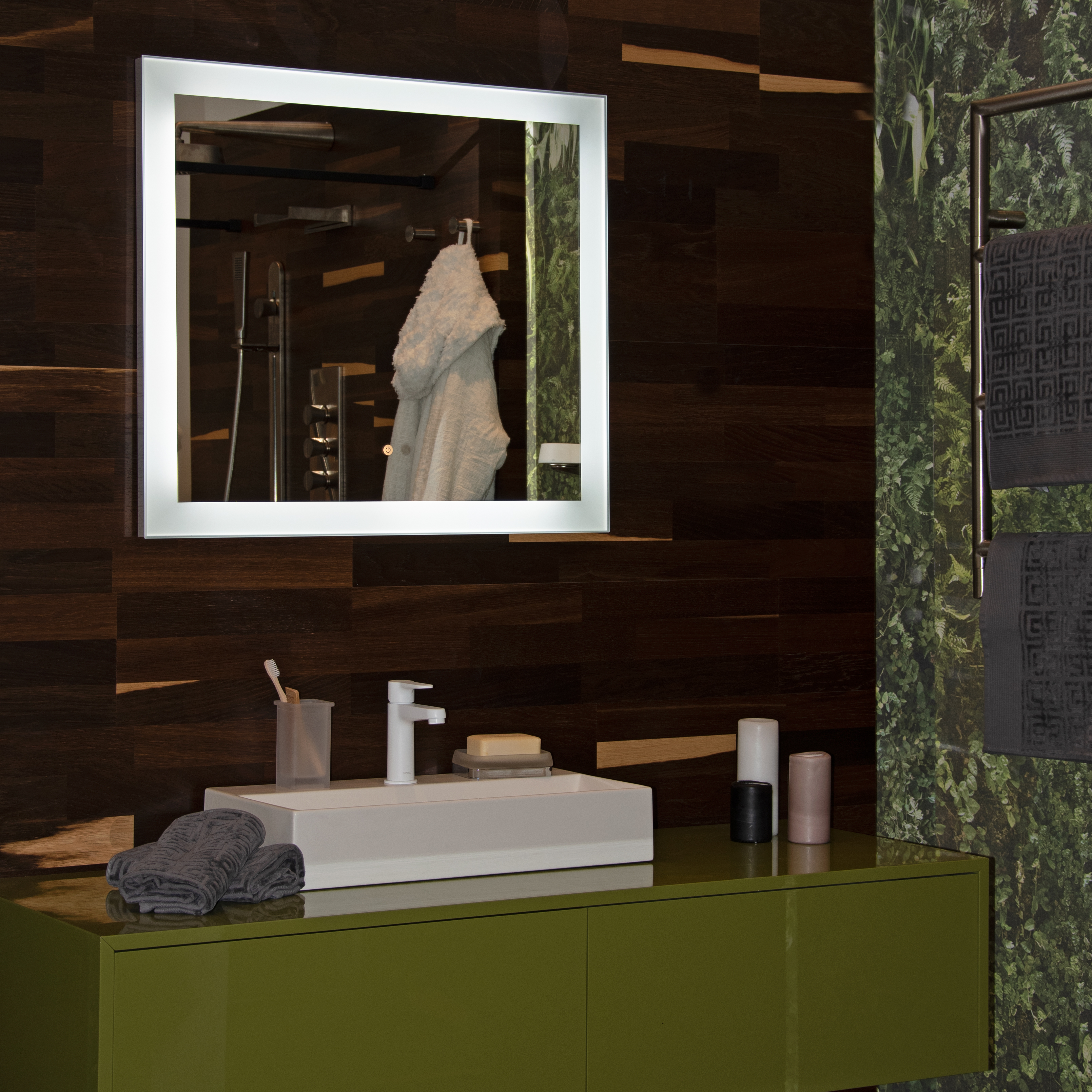 spegel lh modern med led belysning