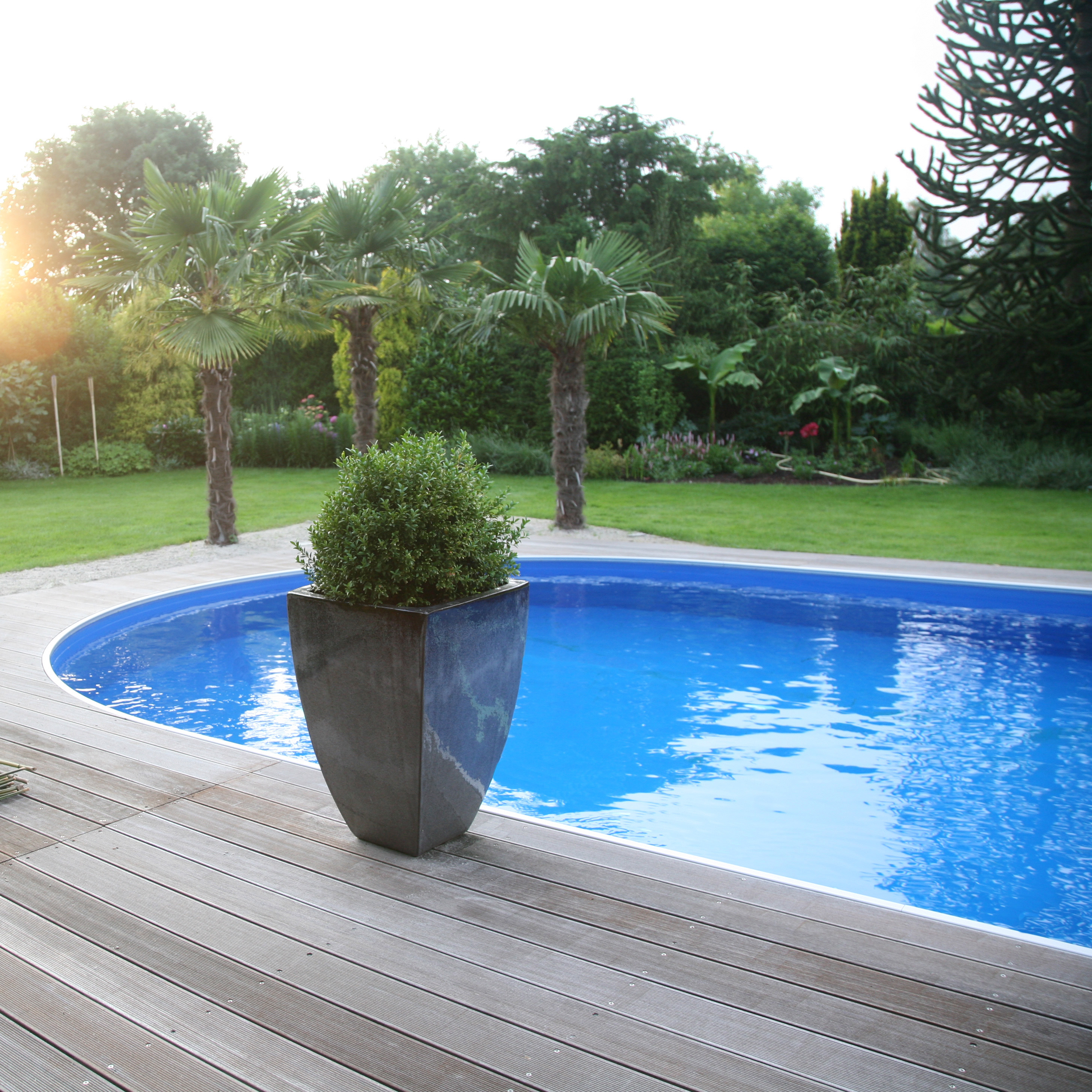 Stålväggspool Planet Pool Premium Inbyggd Oval 8x4,2 m inkl SF8 Stege och Tillbehör Blå